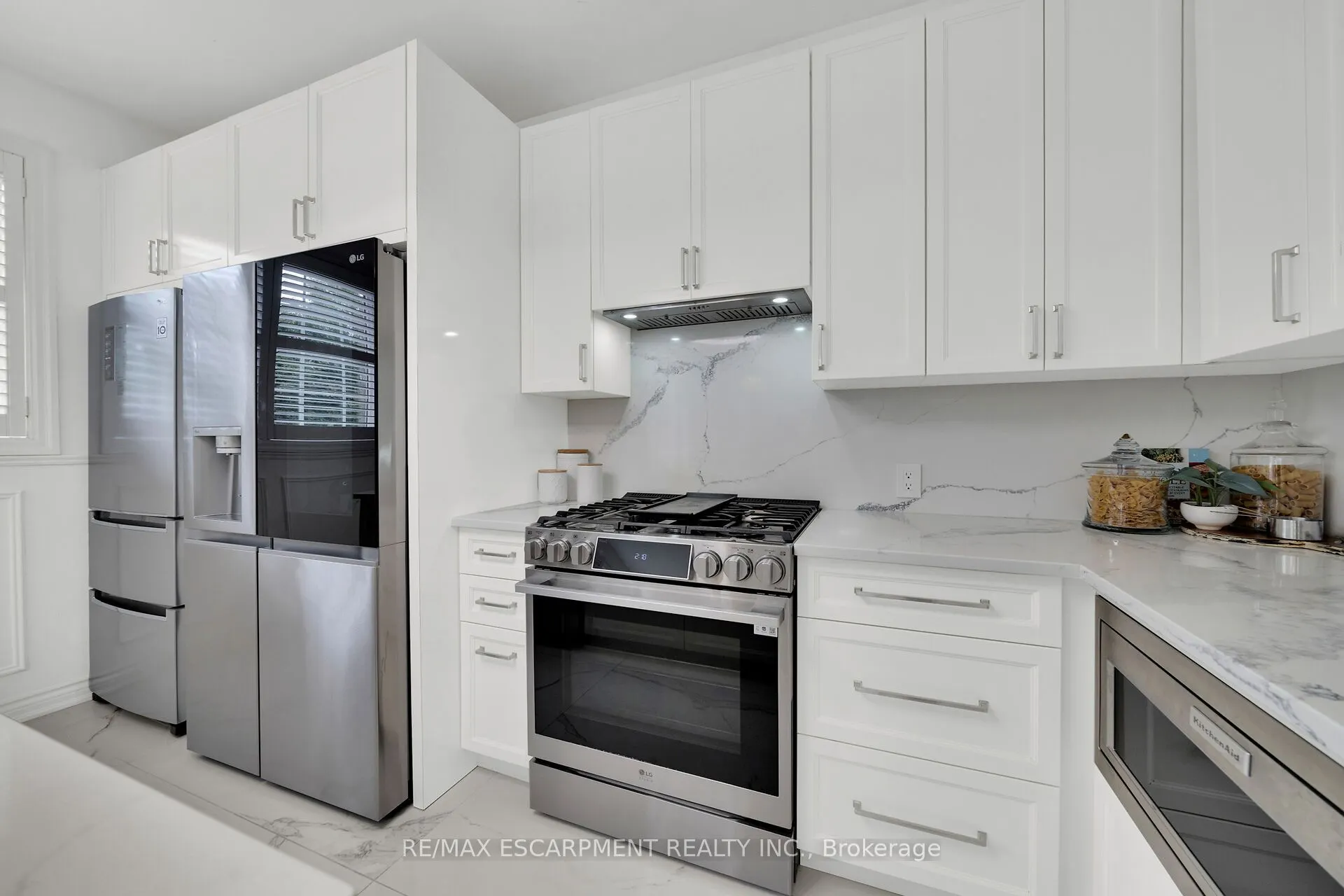 48 Montreal Circle