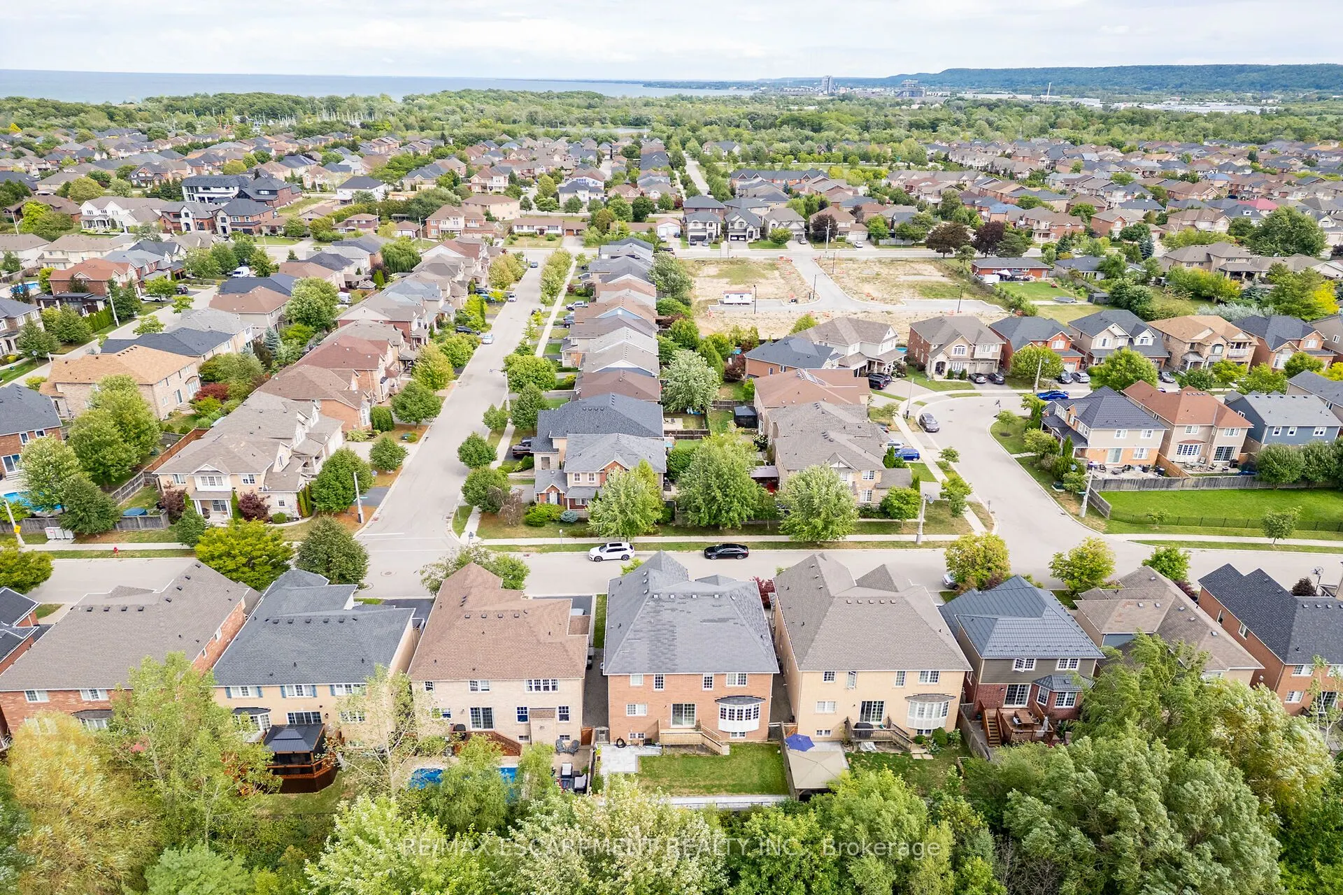 48 Montreal Circle