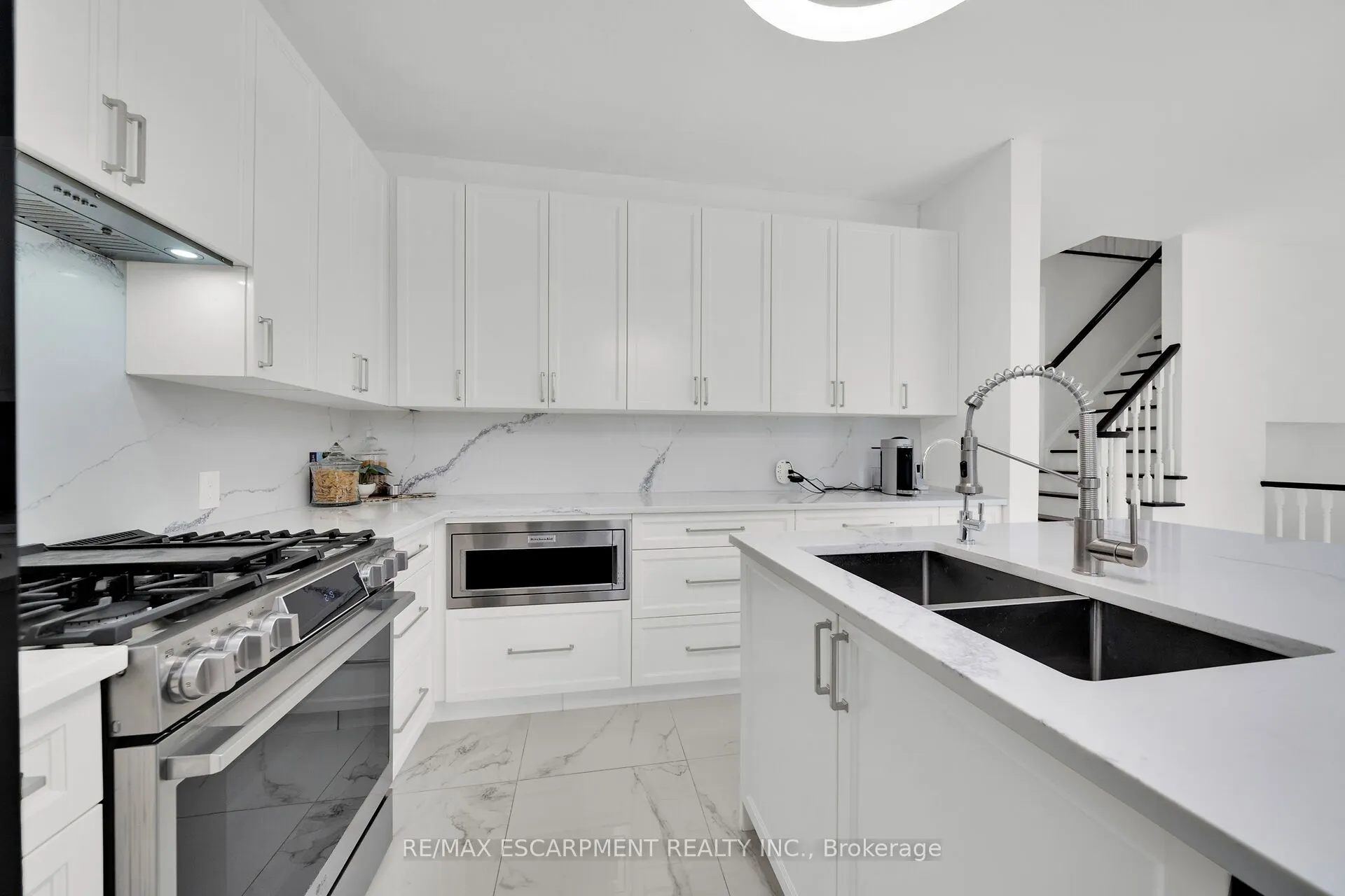 48 Montreal Circle