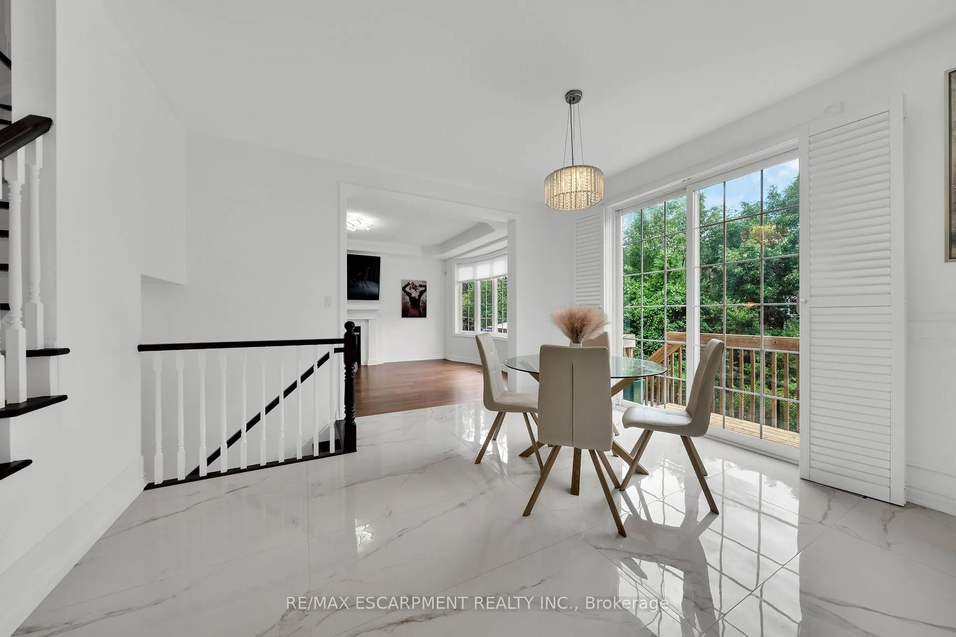 48 Montreal Circle