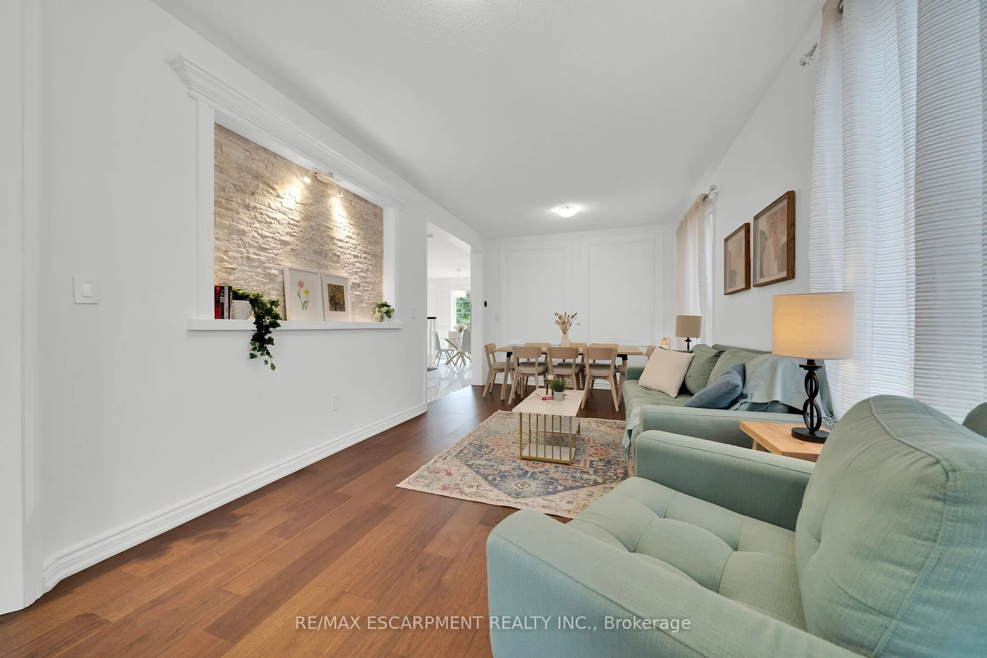 48 Montreal Circle