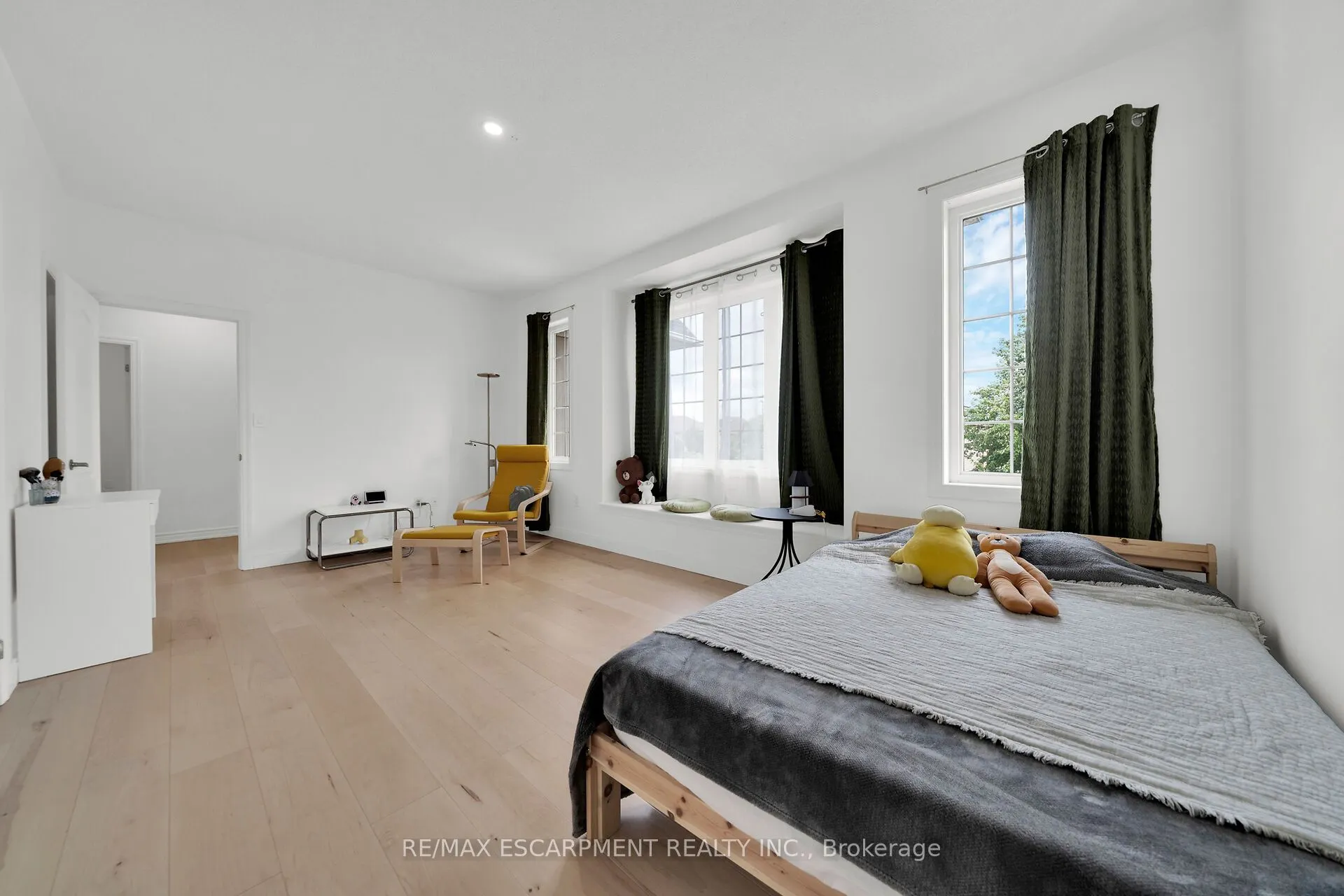 48 Montreal Circle