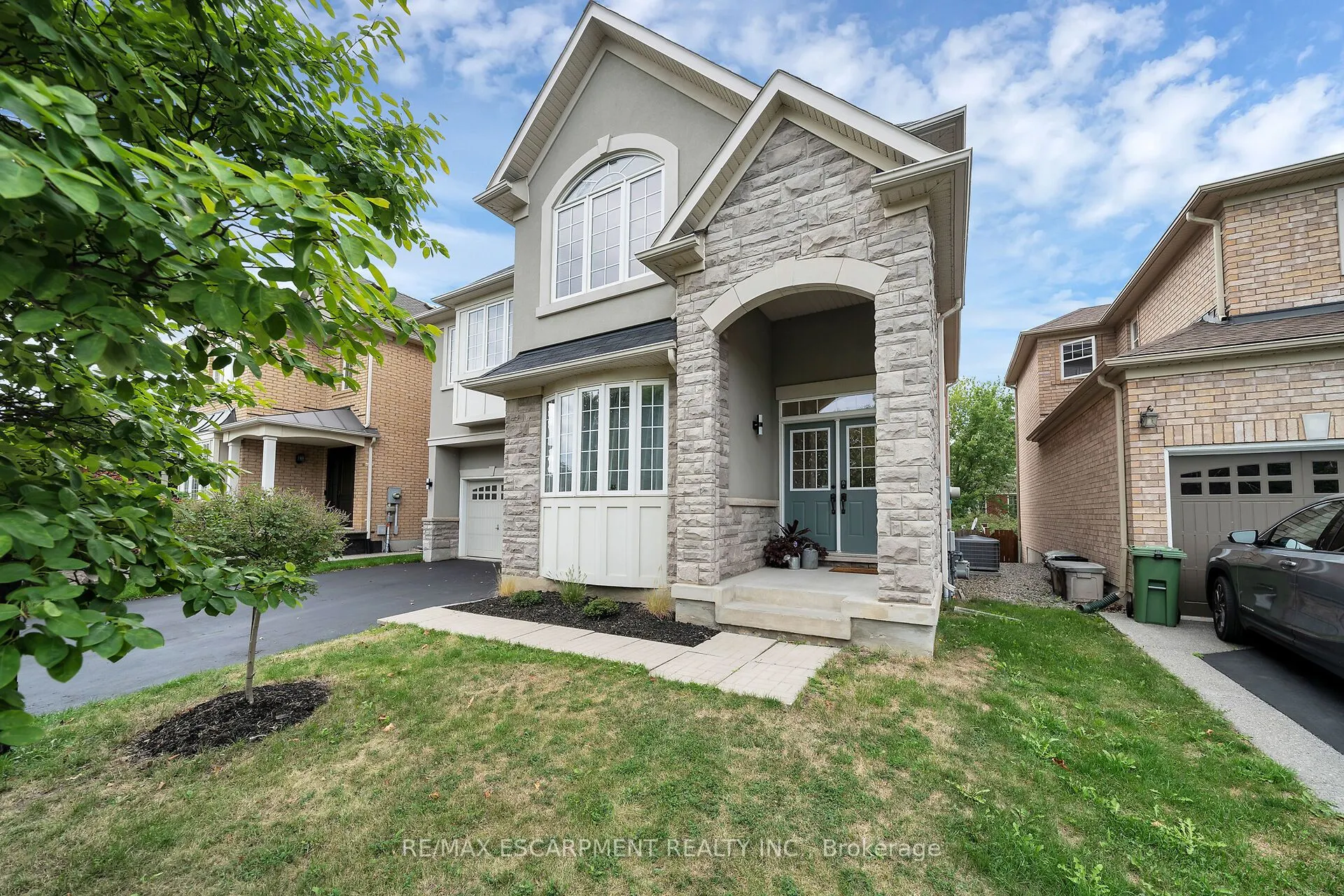 48 Montreal Circle
