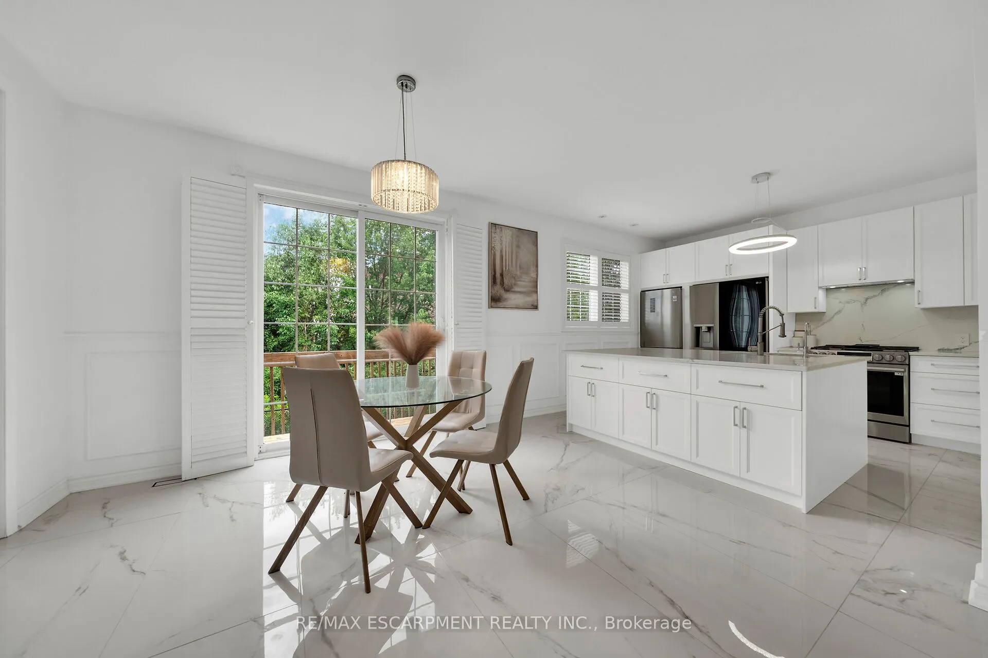 48 Montreal Circle