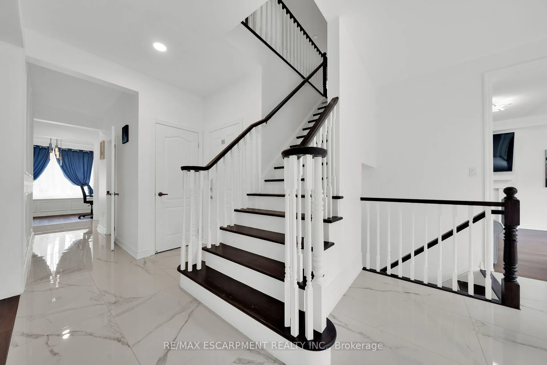 48 Montreal Circle