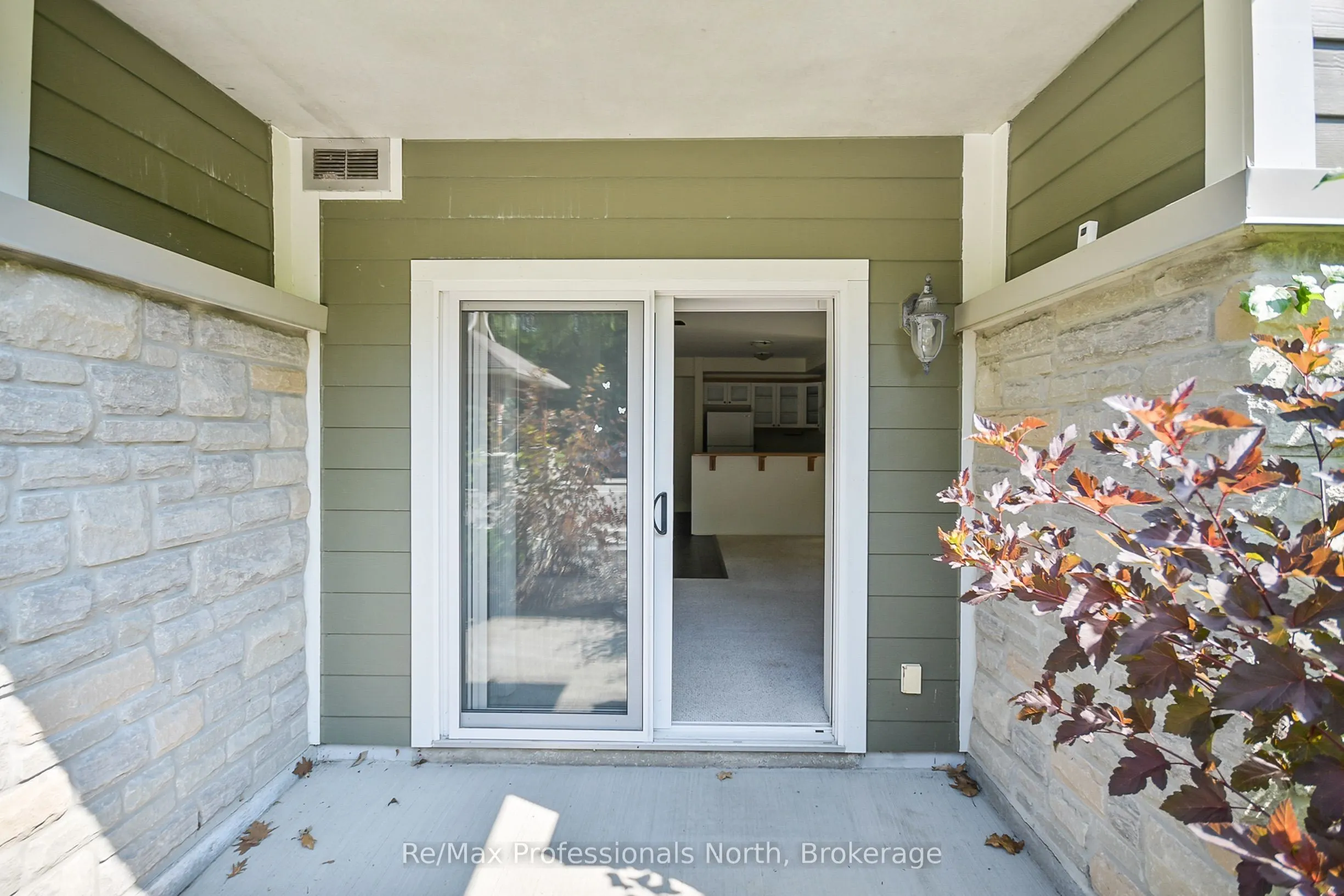 391 JAMES Street W, #108