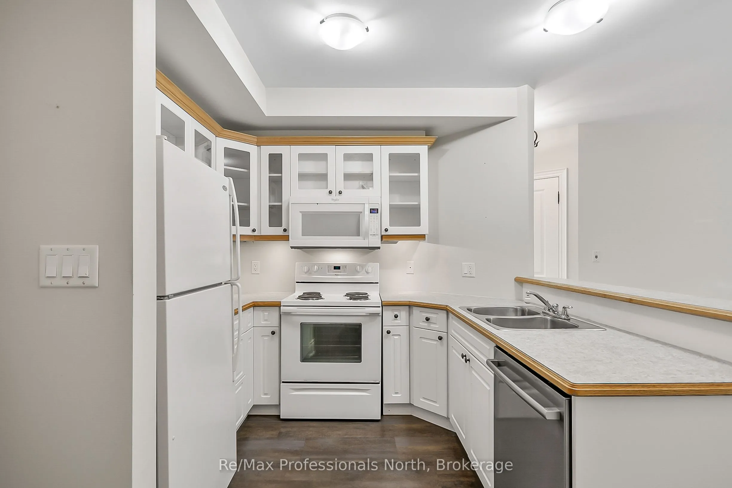 391 JAMES Street W, #108