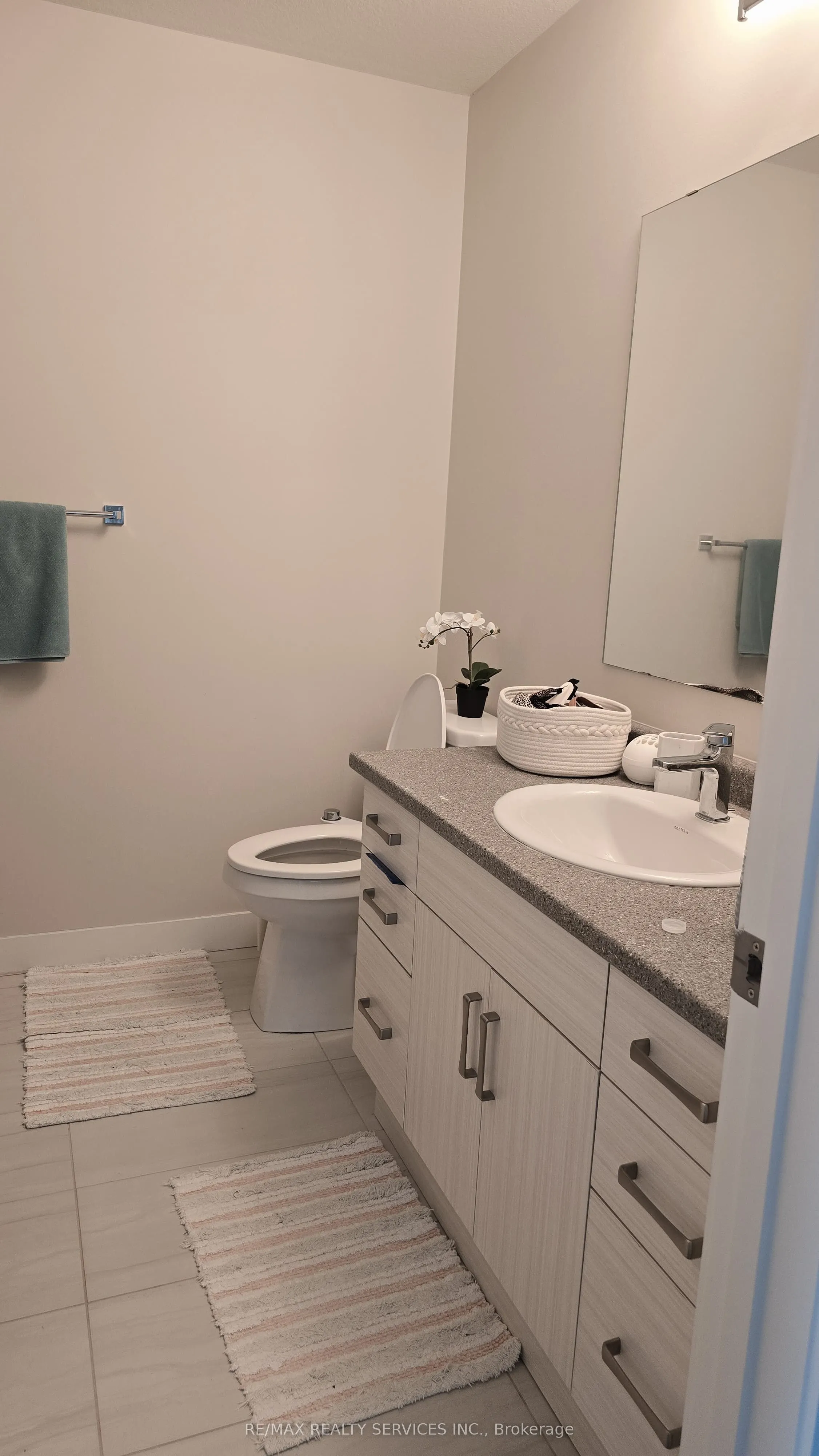895 Sarnia Road, #895