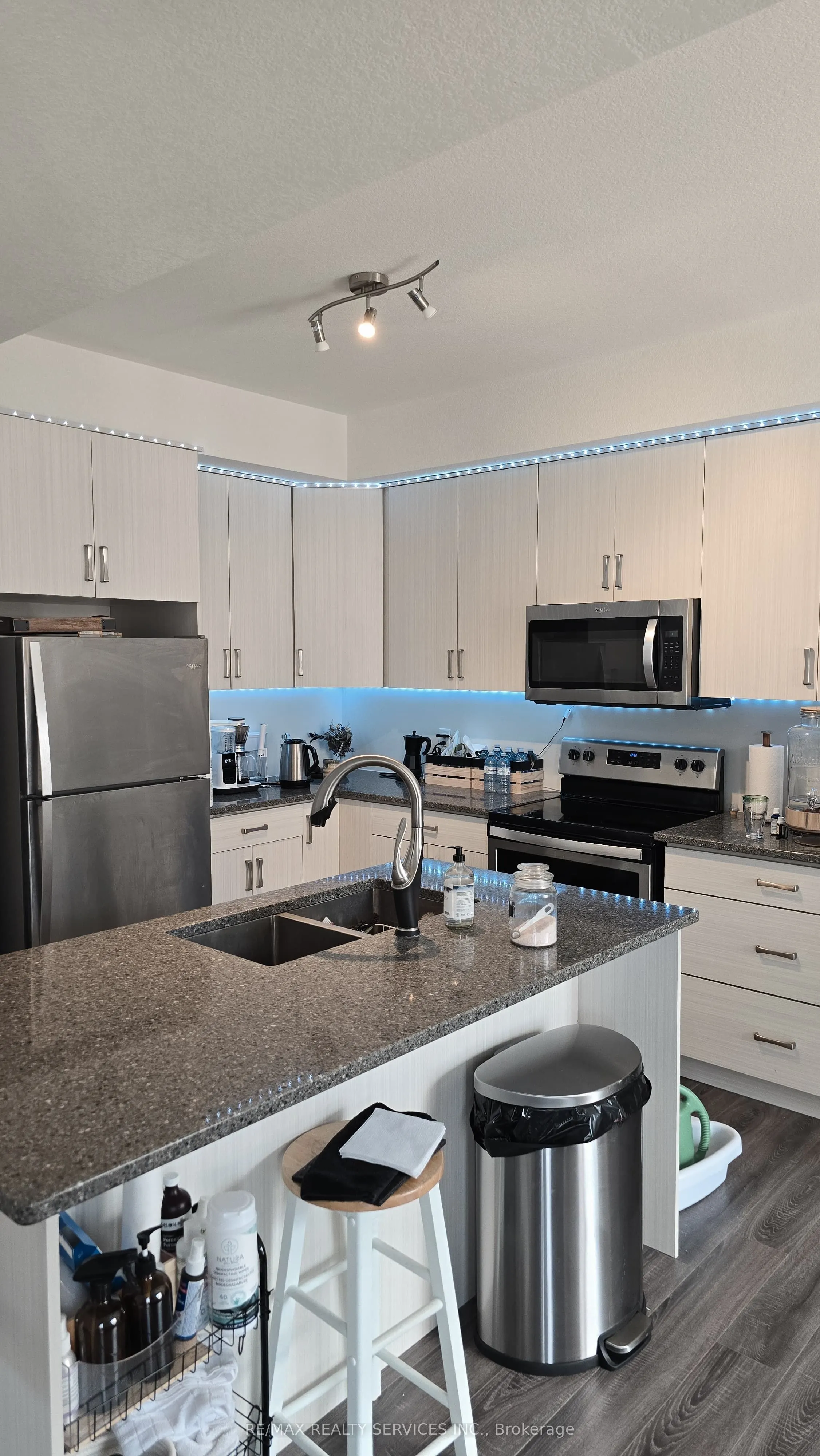 895 Sarnia Road, #895