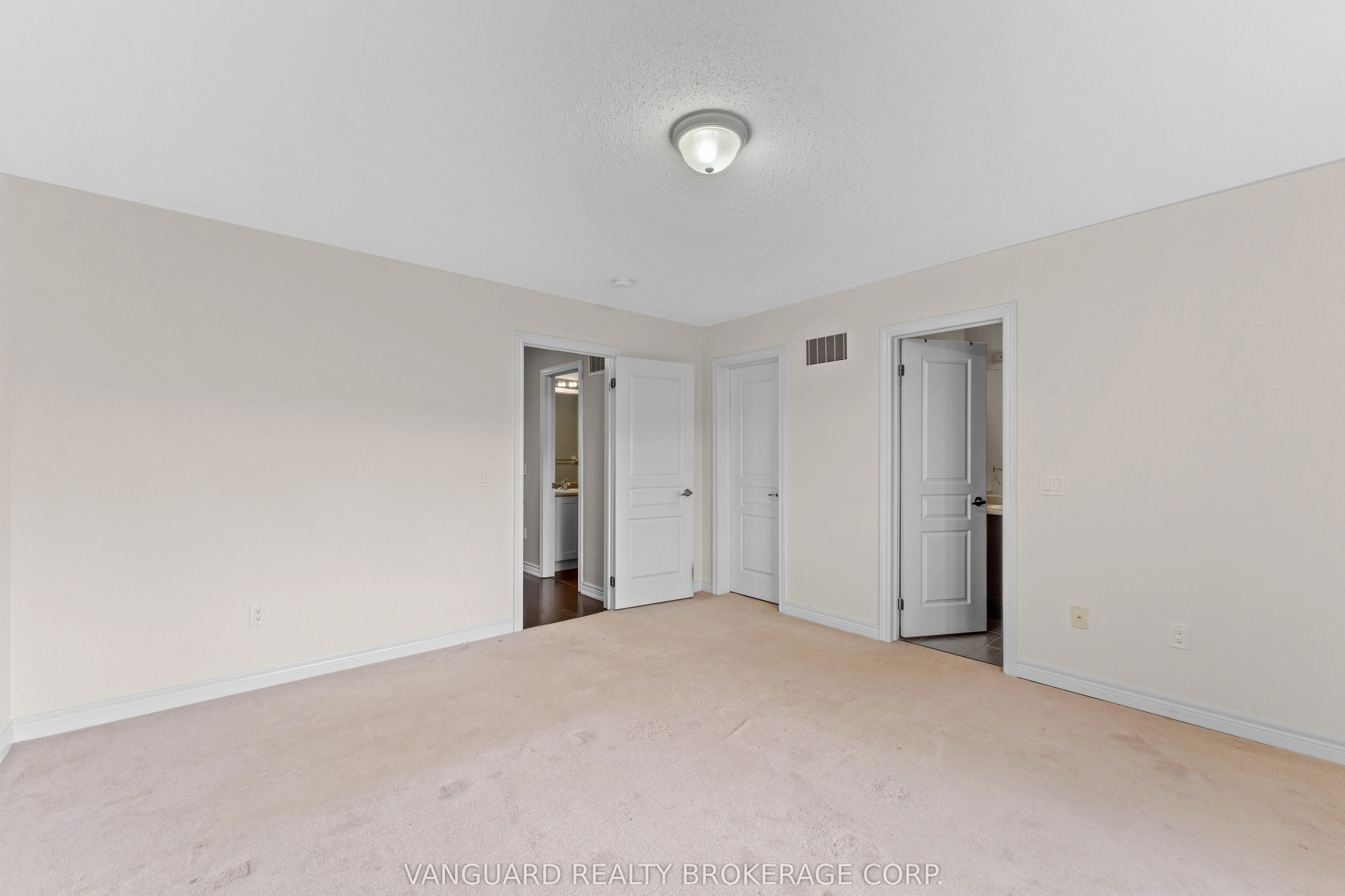 905 Cook Crescent