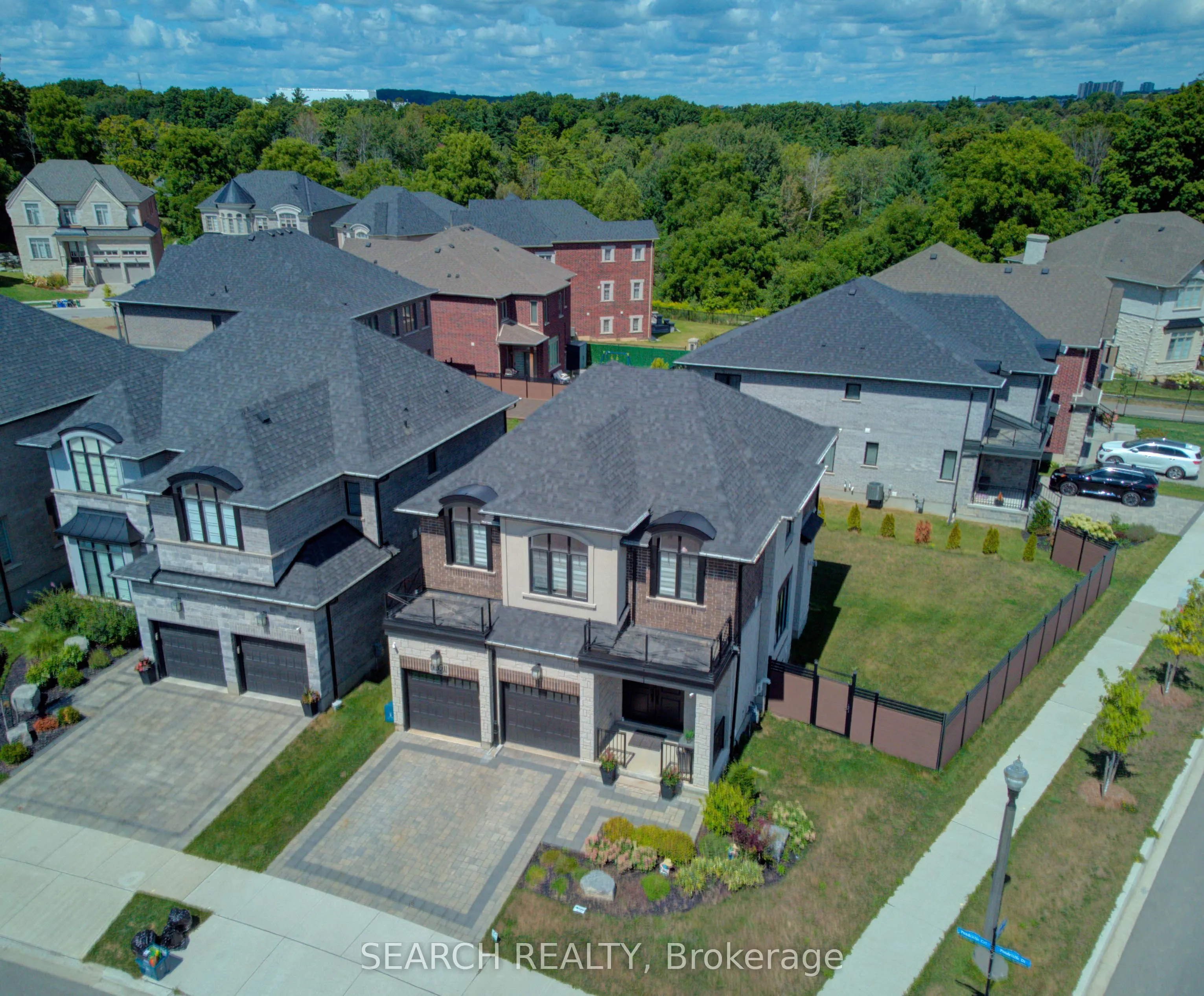 900 Pondcliffe Court