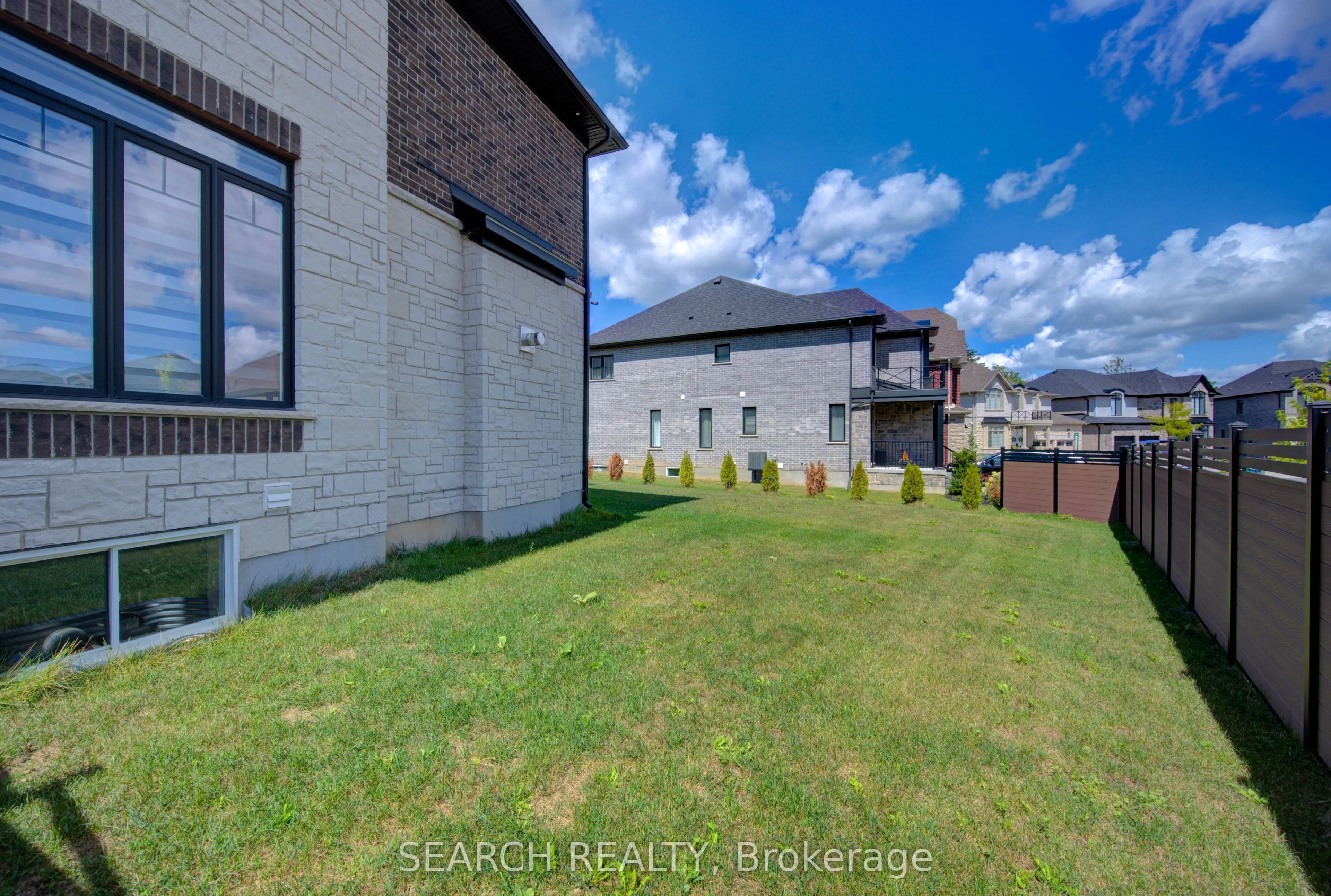 900 Pondcliffe Court