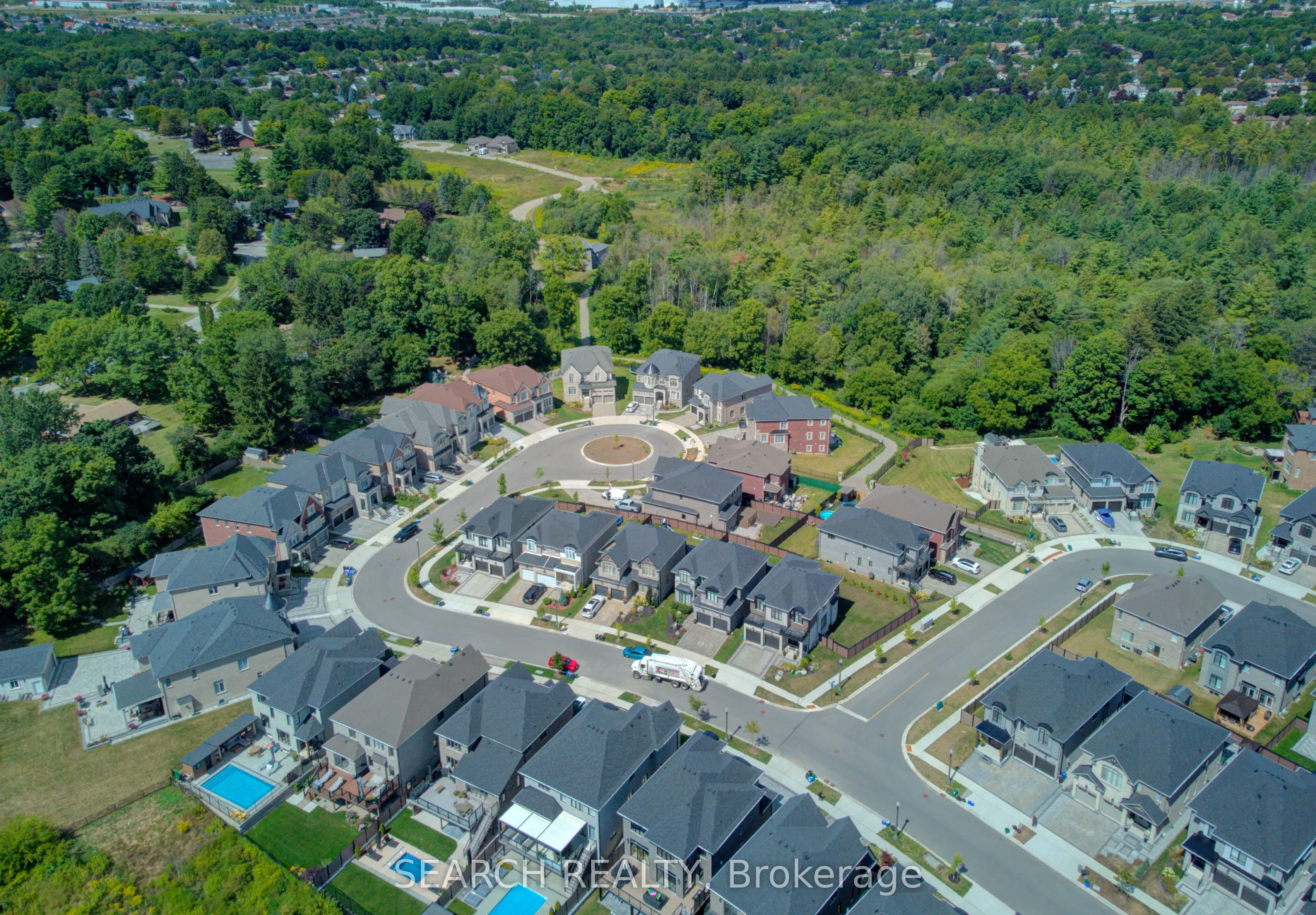 900 Pondcliffe Court