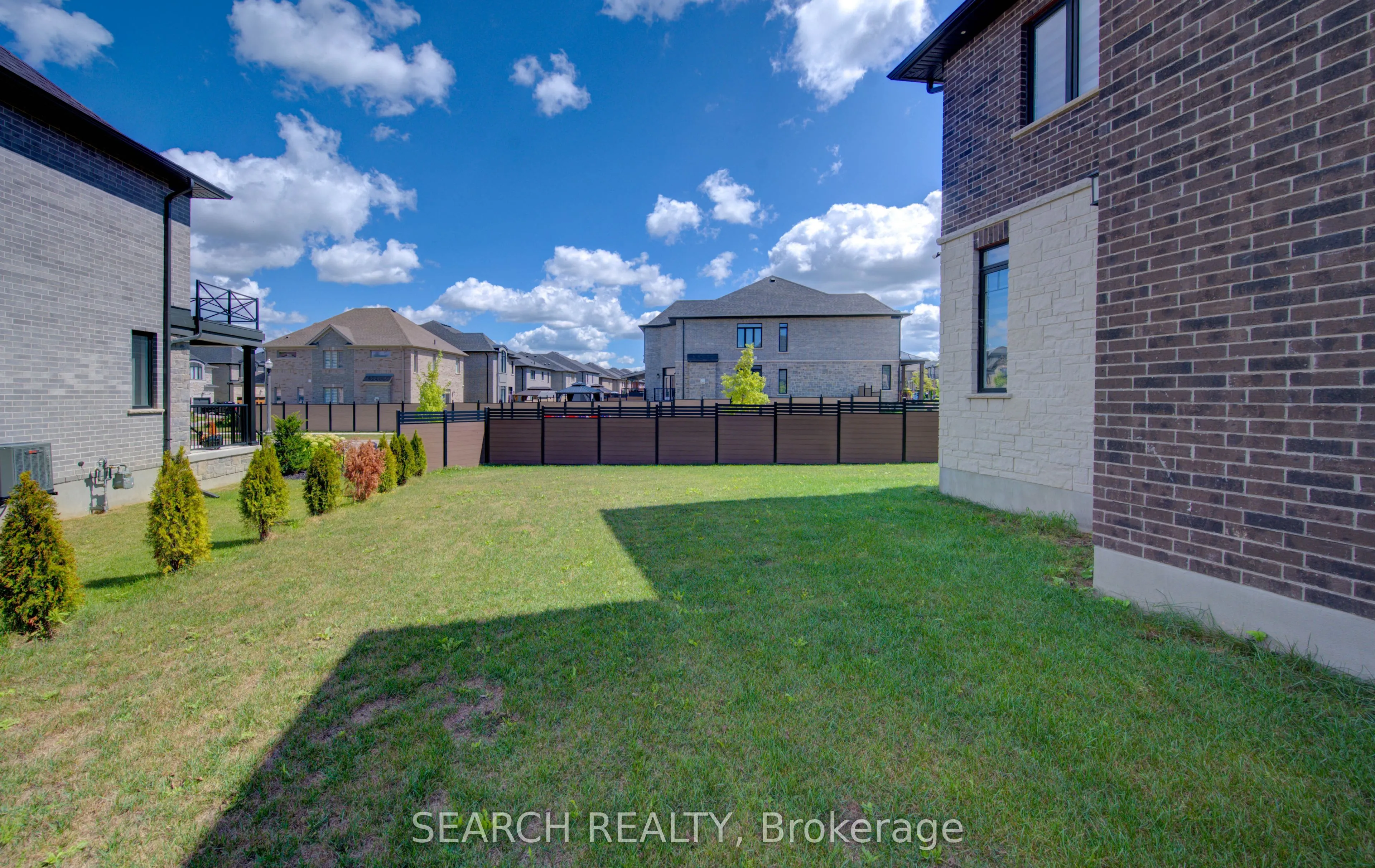 900 Pondcliffe Court