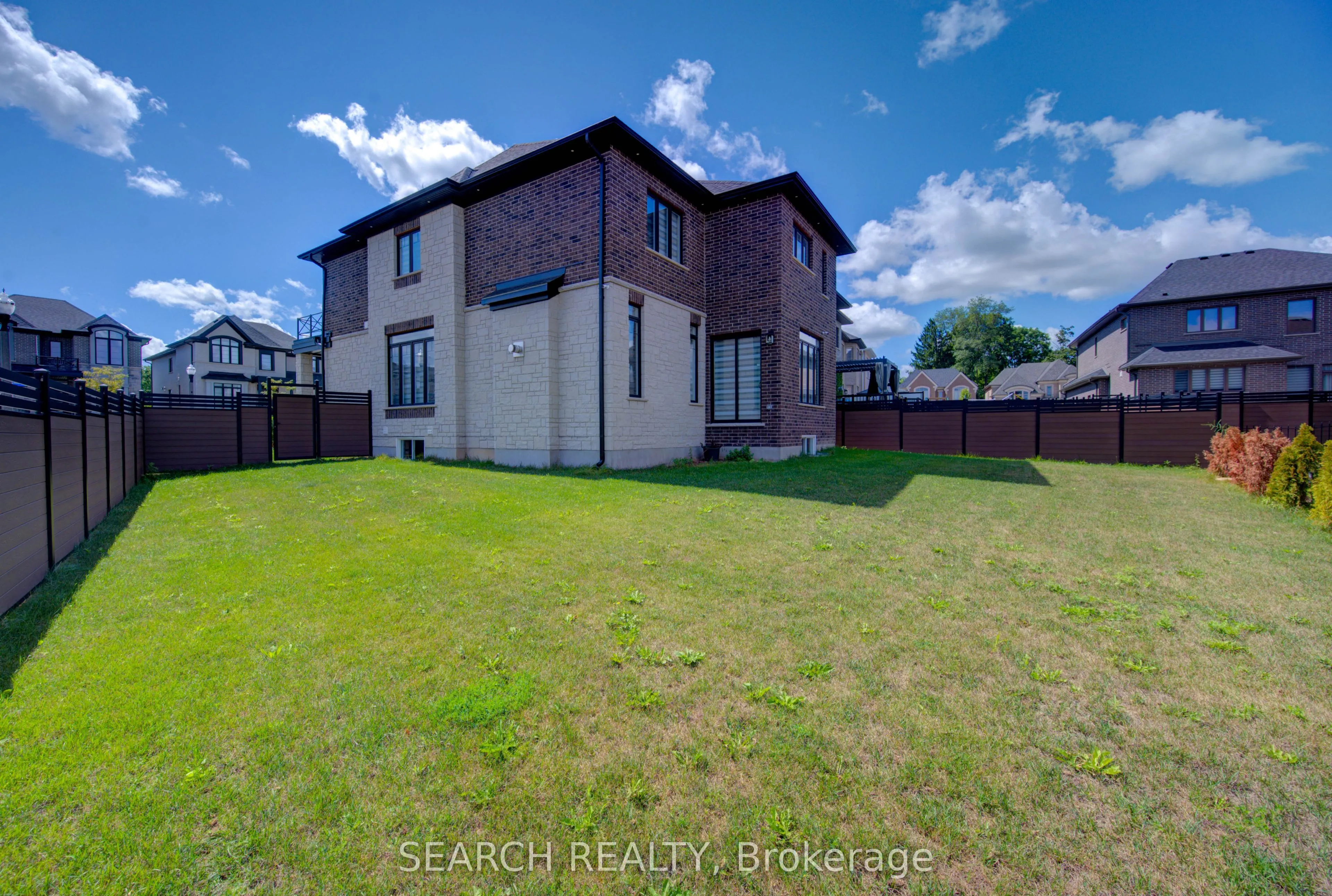 900 Pondcliffe Court