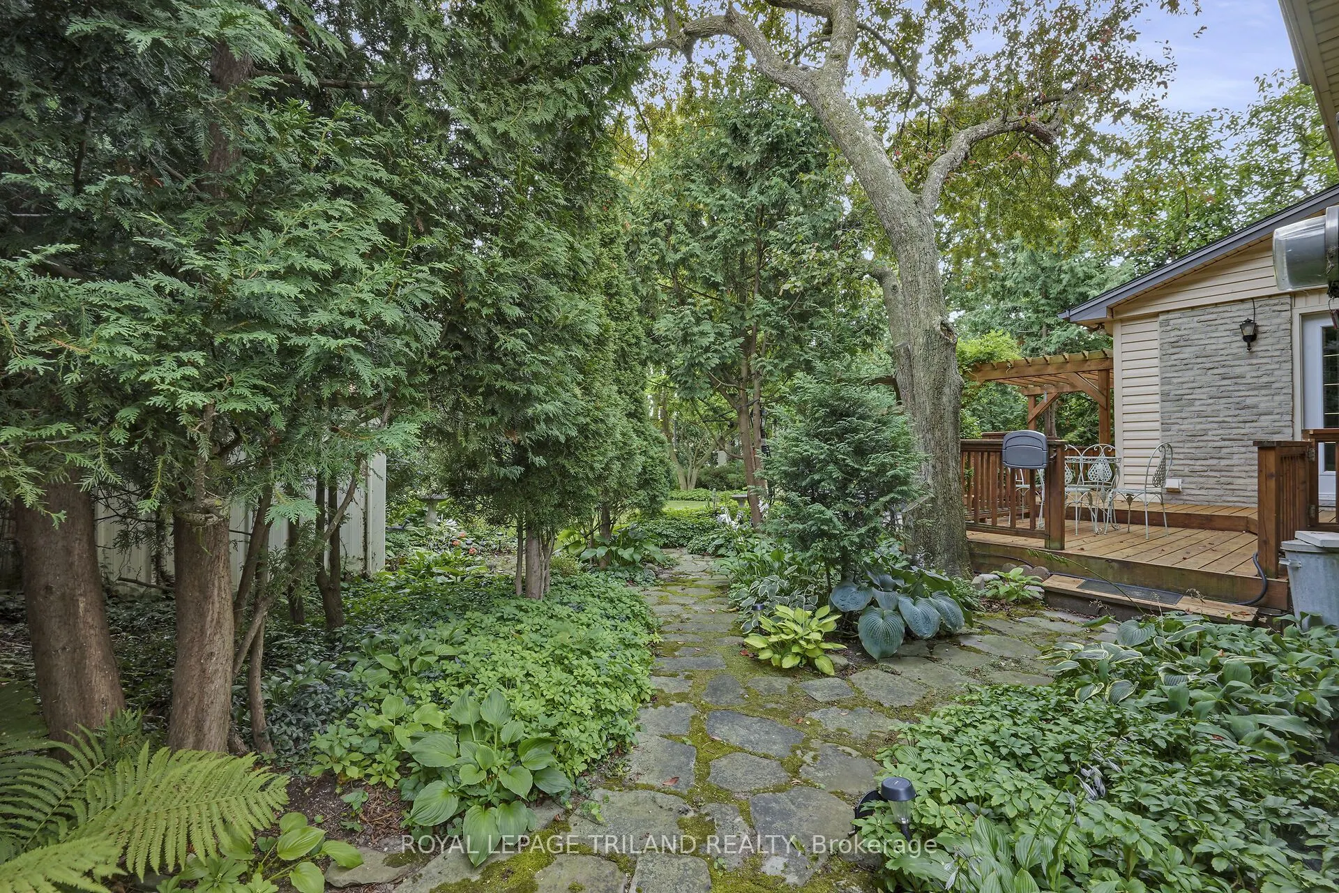 12 Kinnear Crescent
