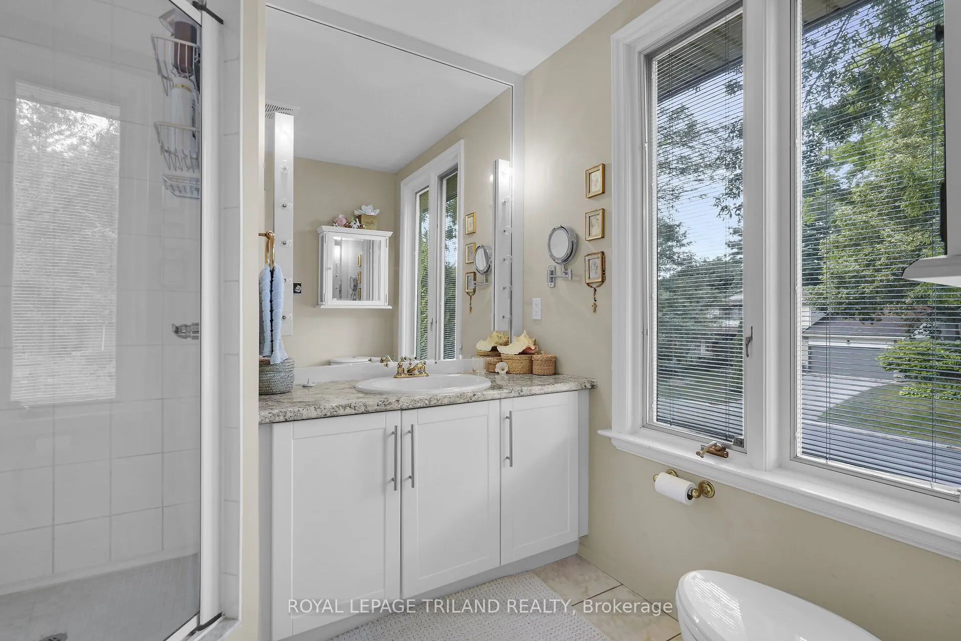 12 Kinnear Crescent
