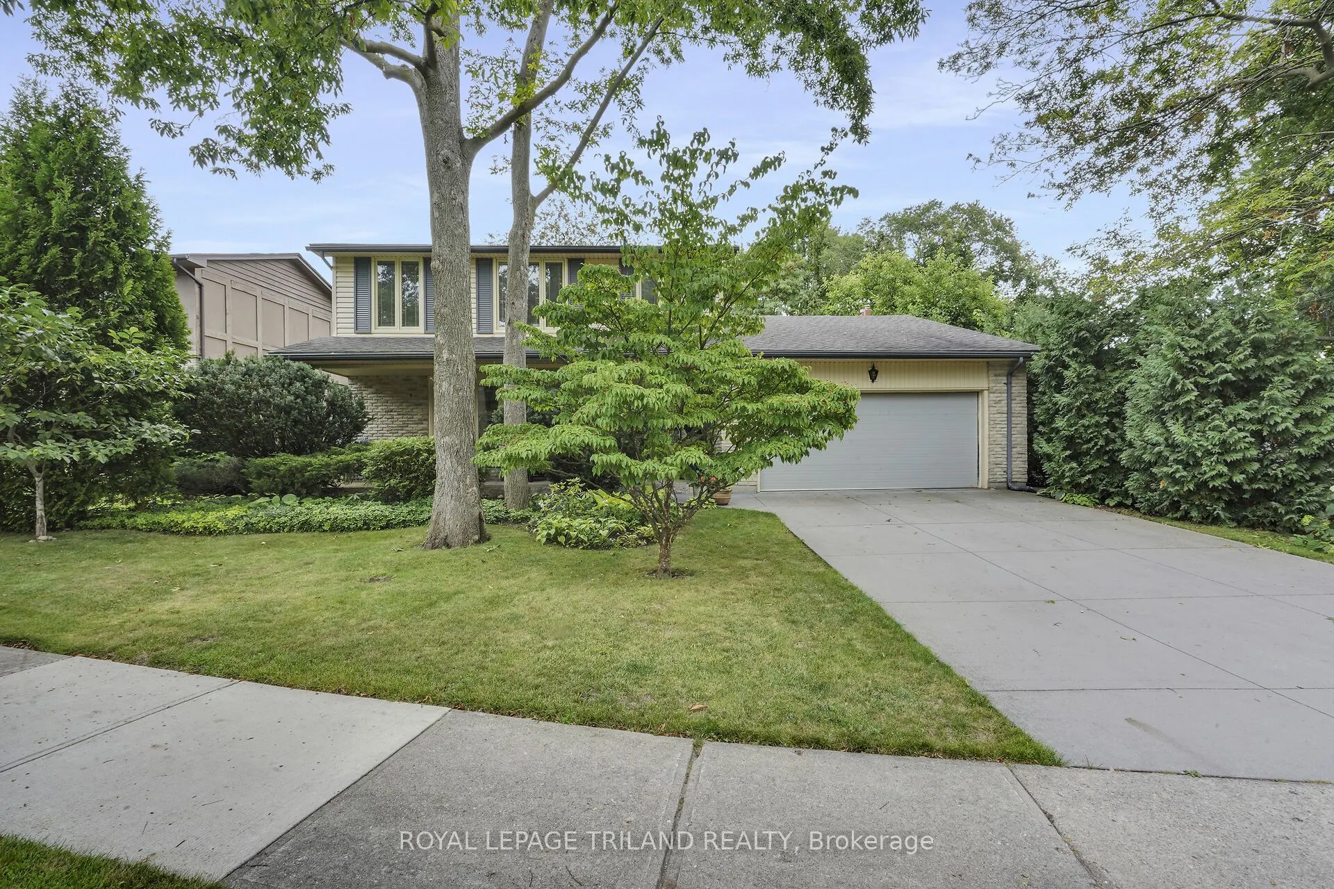 12 Kinnear Crescent