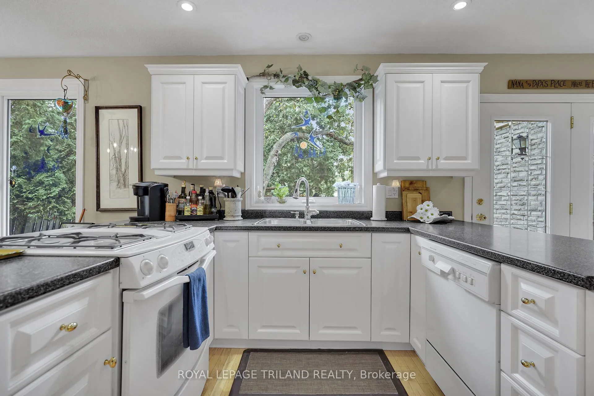 12 Kinnear Crescent