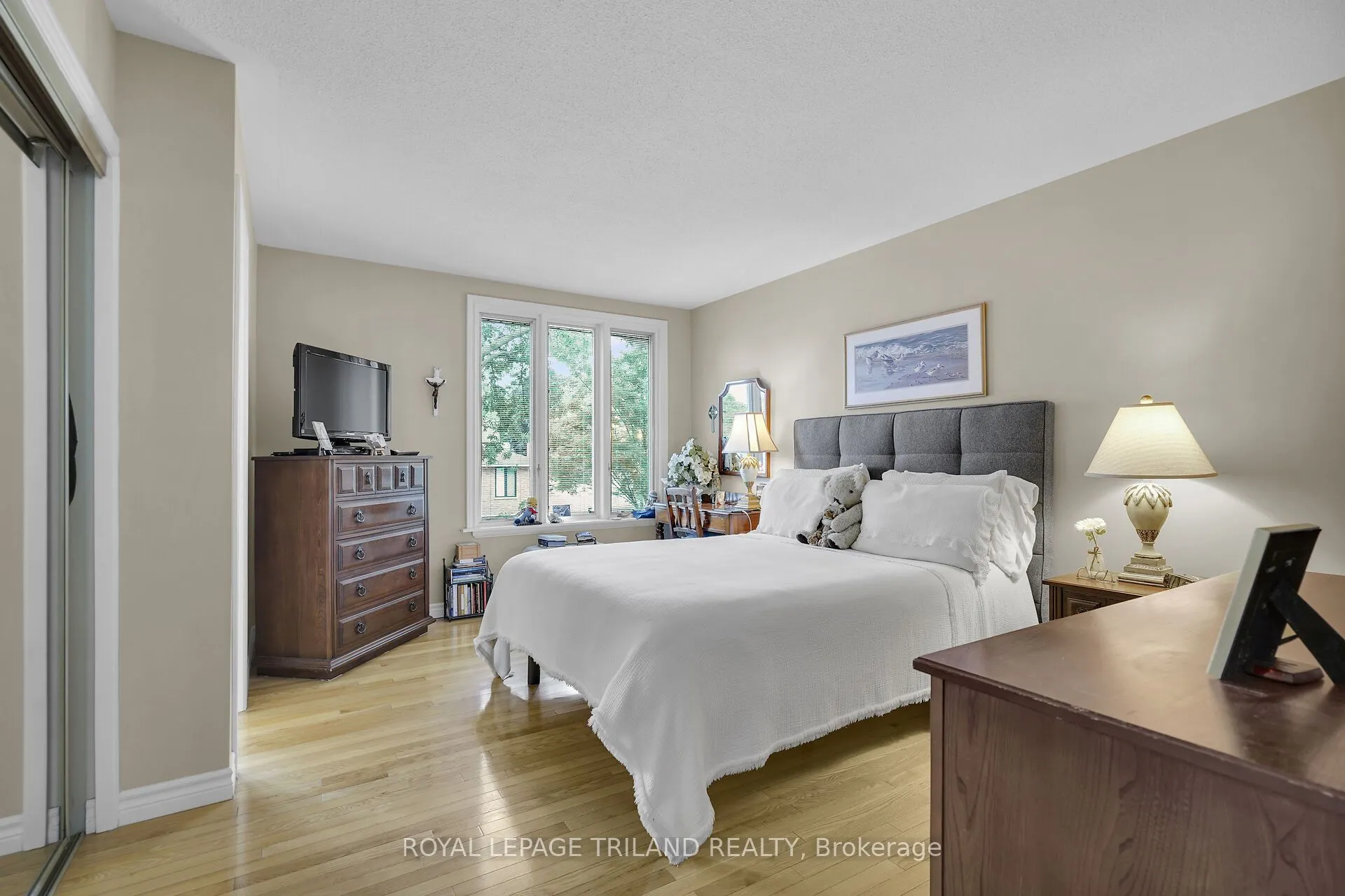 12 Kinnear Crescent