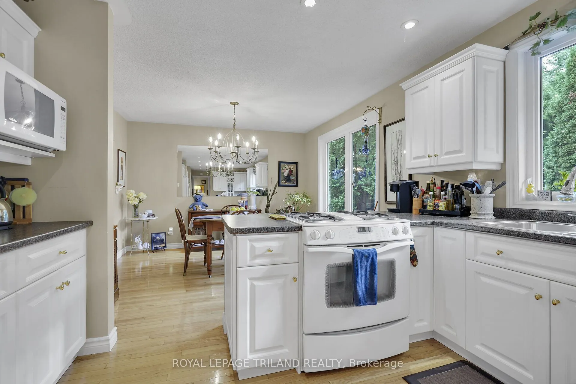 12 Kinnear Crescent