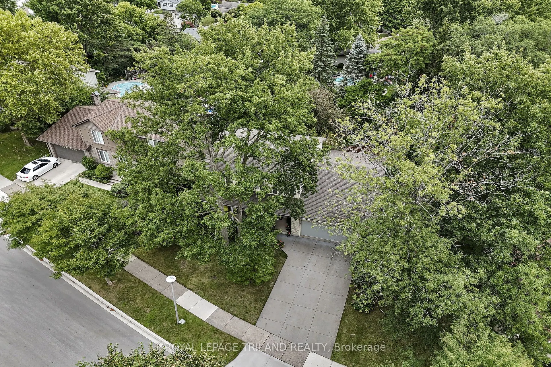 12 Kinnear Crescent