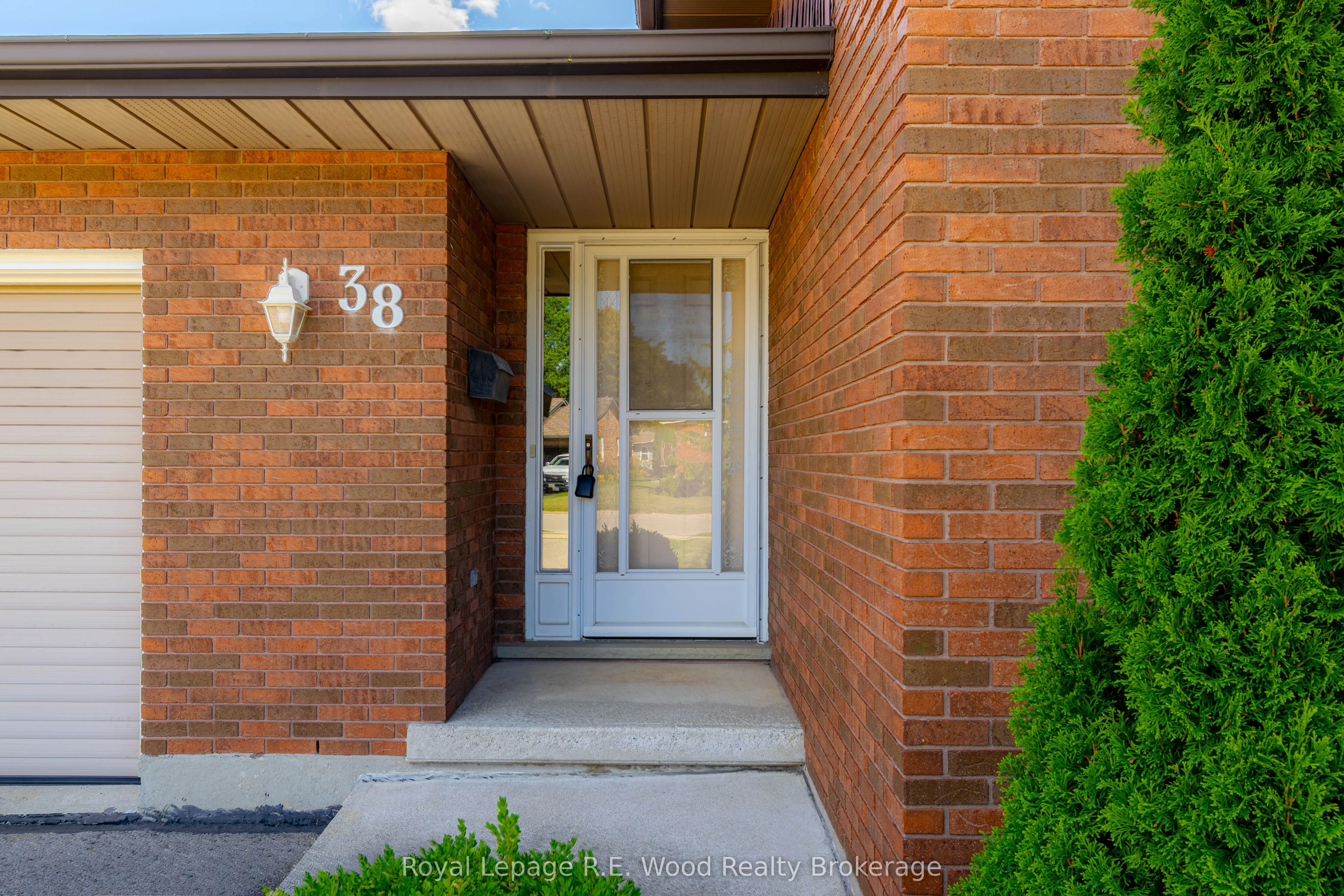 38 Denrich Avenue