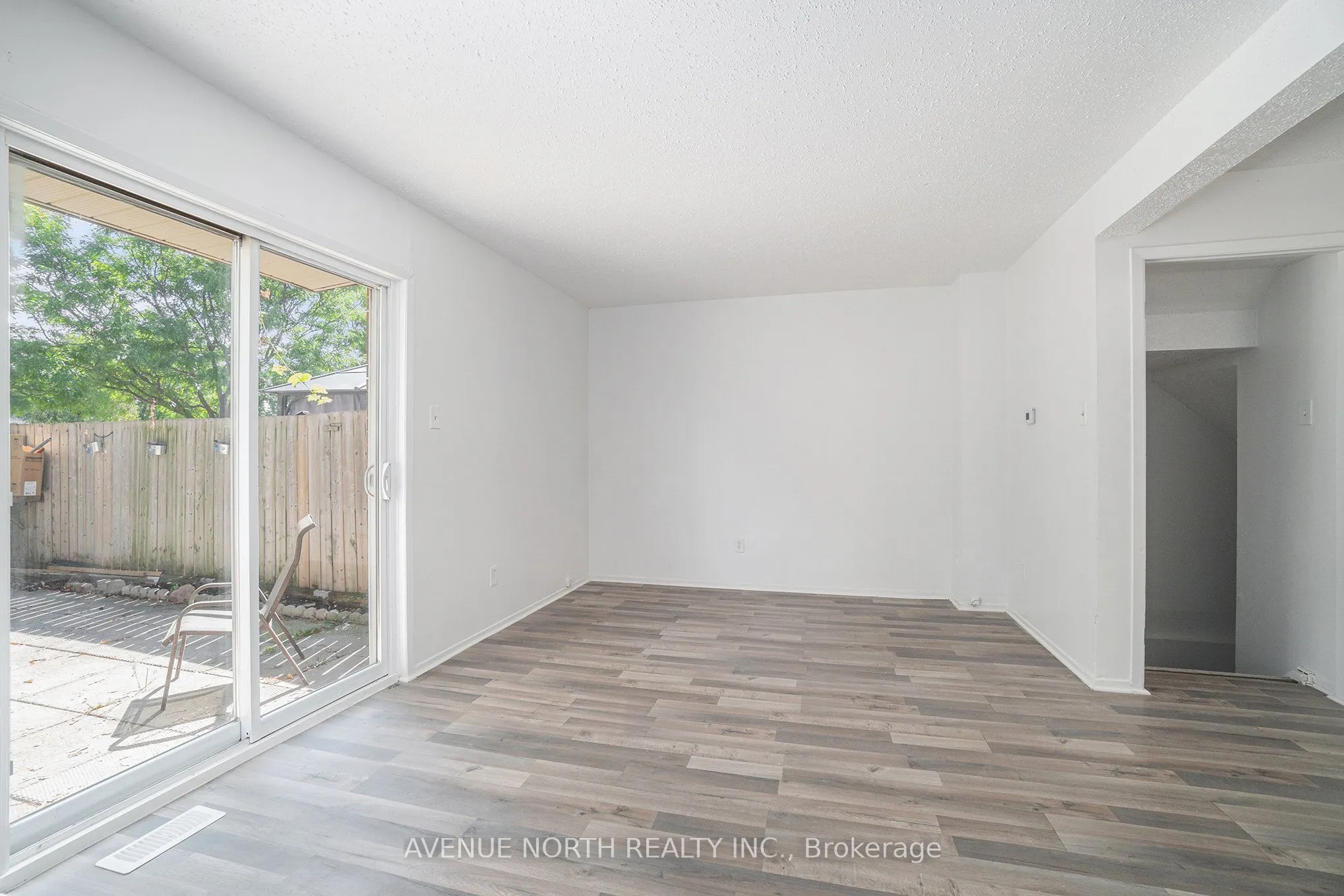 1747 Dondale St, Street, #49