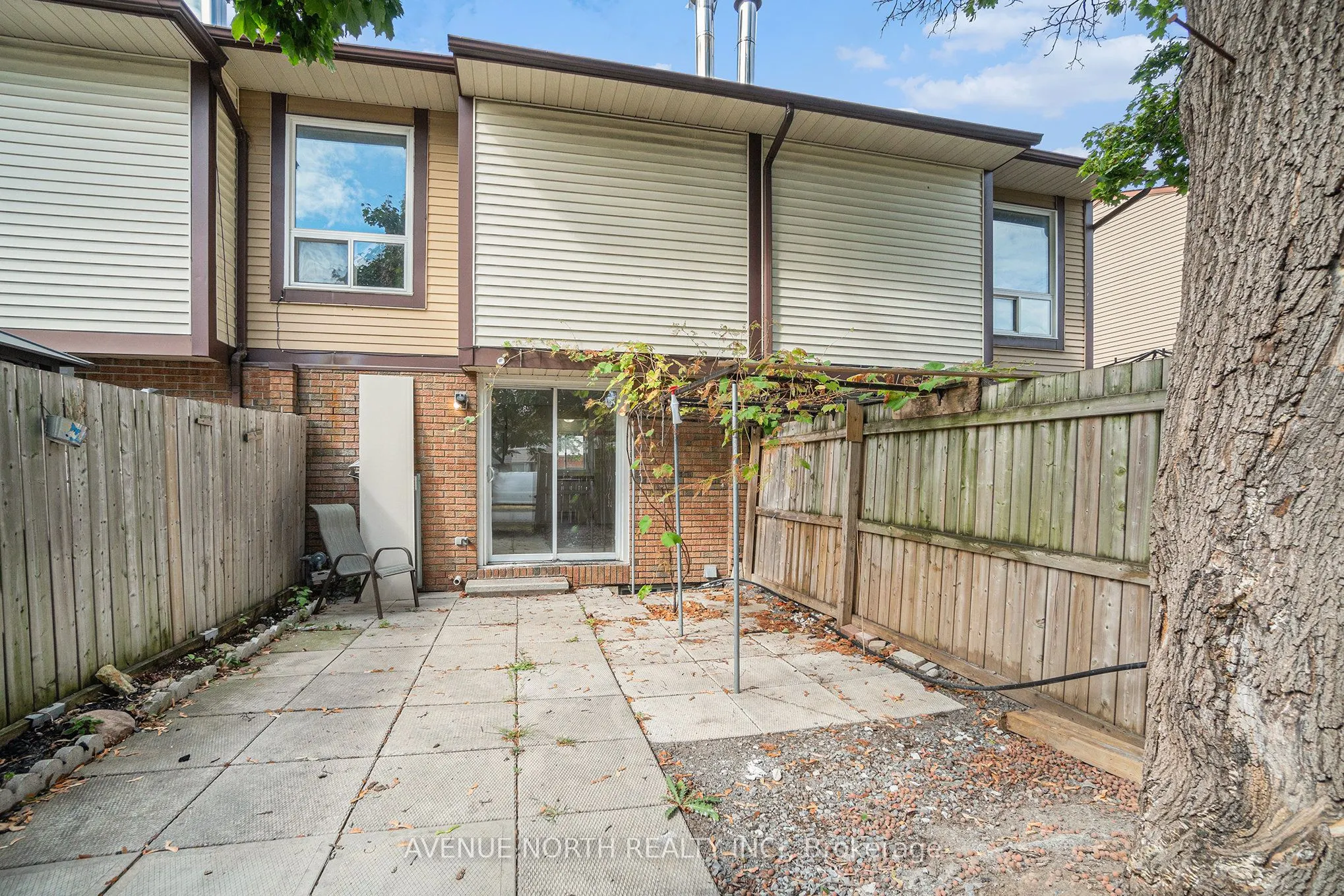 1747 Dondale St, Street, #49
