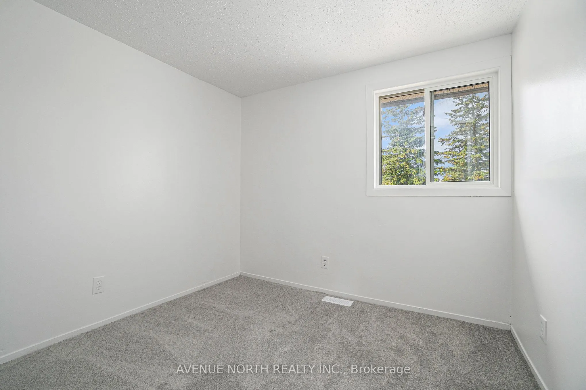 1747 Dondale St, Street, #49
