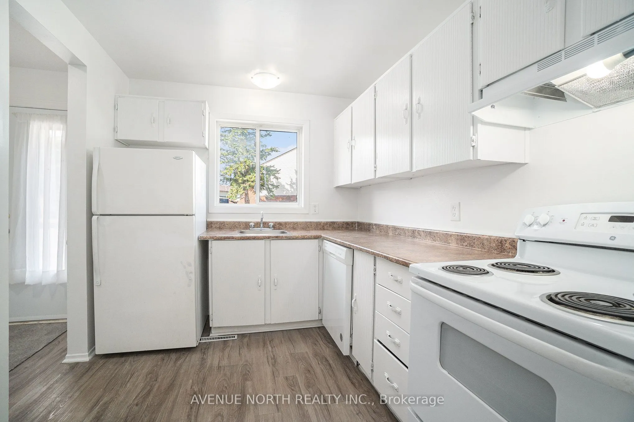 1747 Dondale St, Street, #49