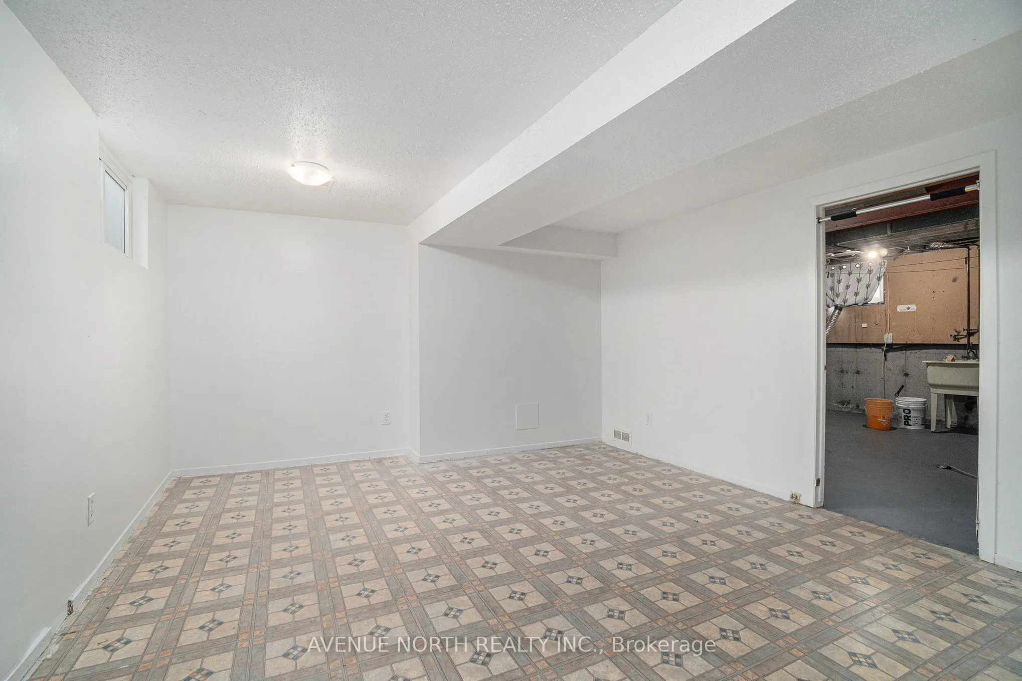 1747 Dondale St, Street, #49