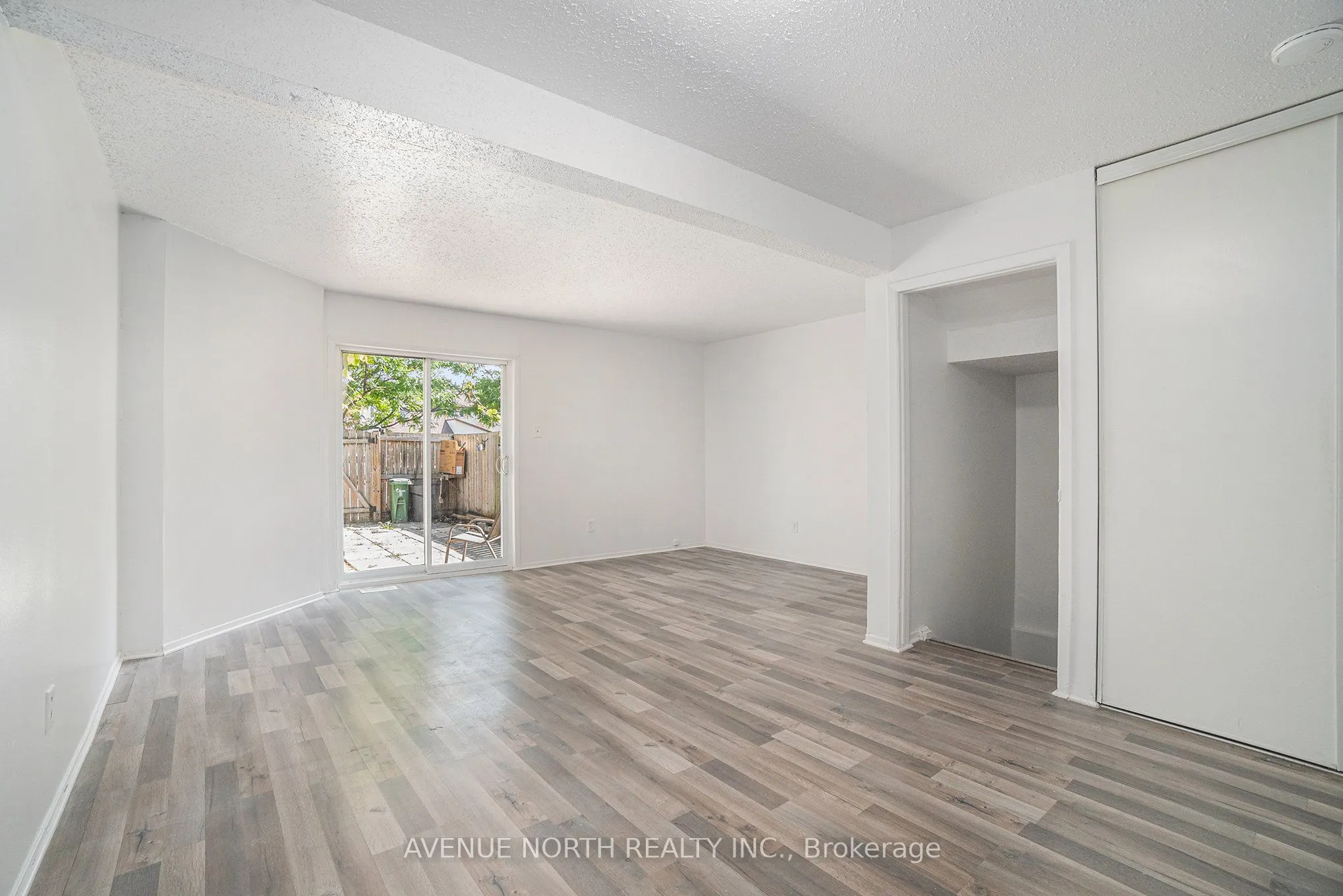 1747 Dondale St, Street, #49