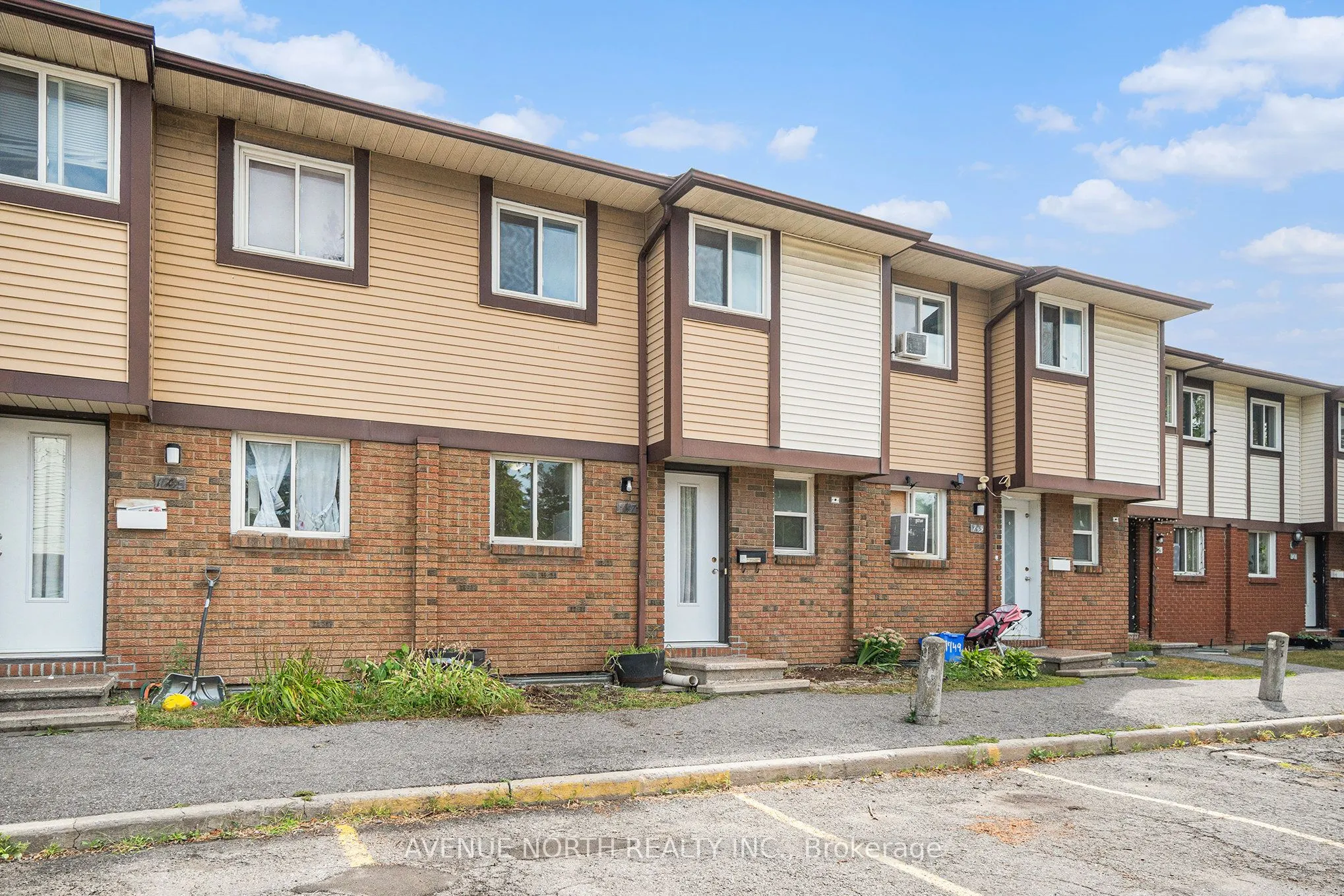 1747 Dondale St, Street, #49