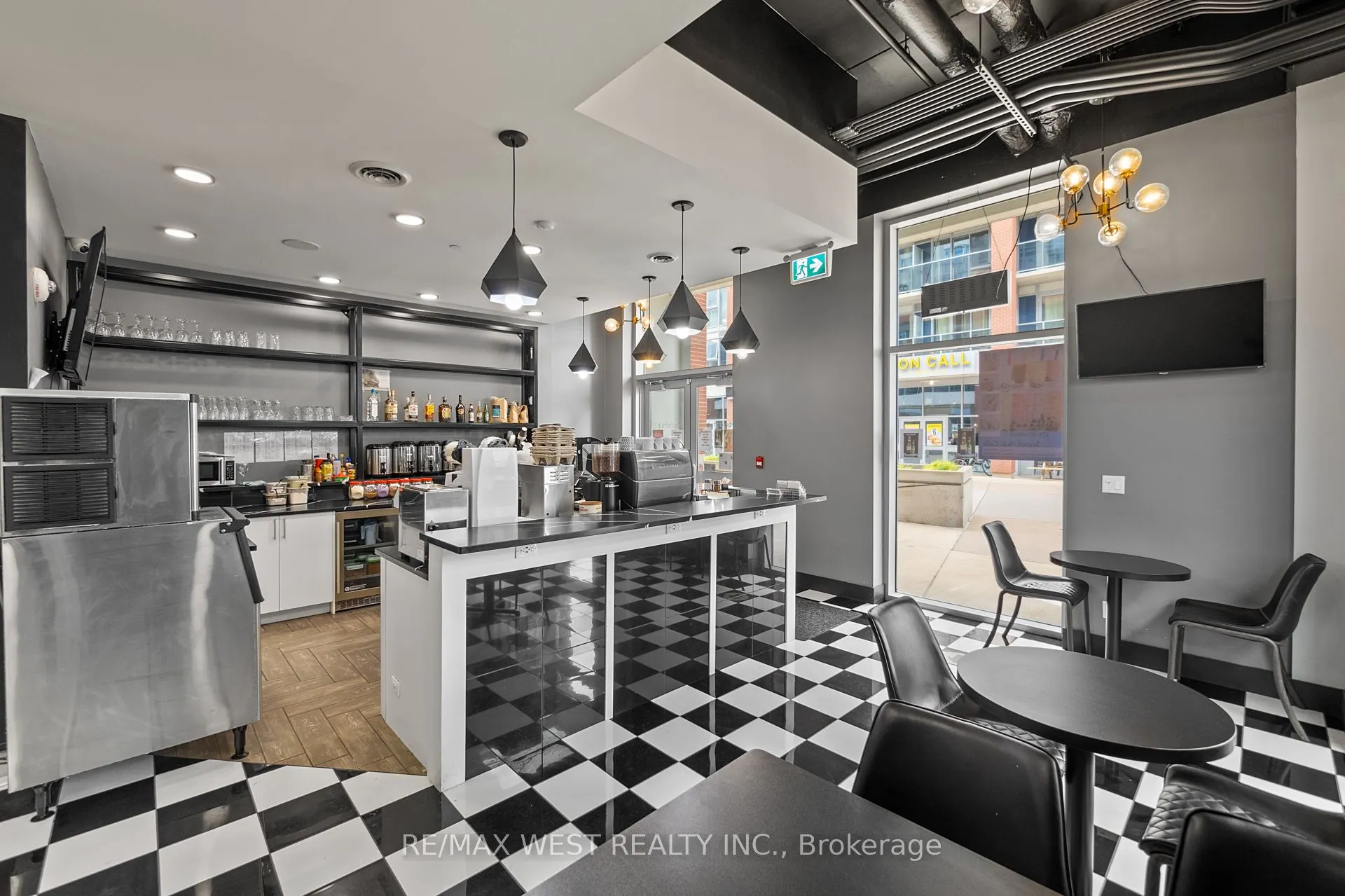 130 Columbia St W Street, #211-213