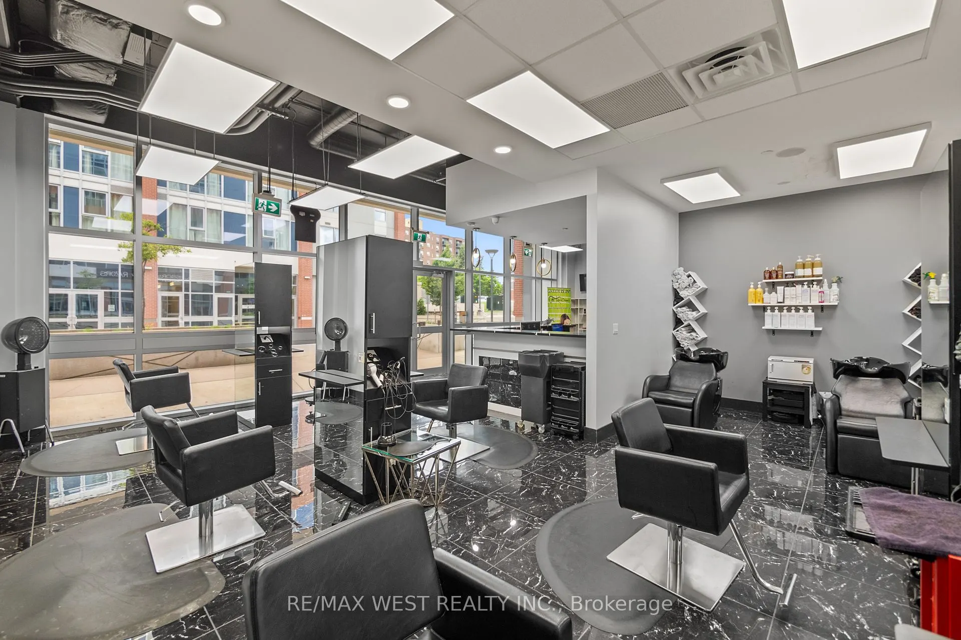 130 Columbia St W Street, #211-213