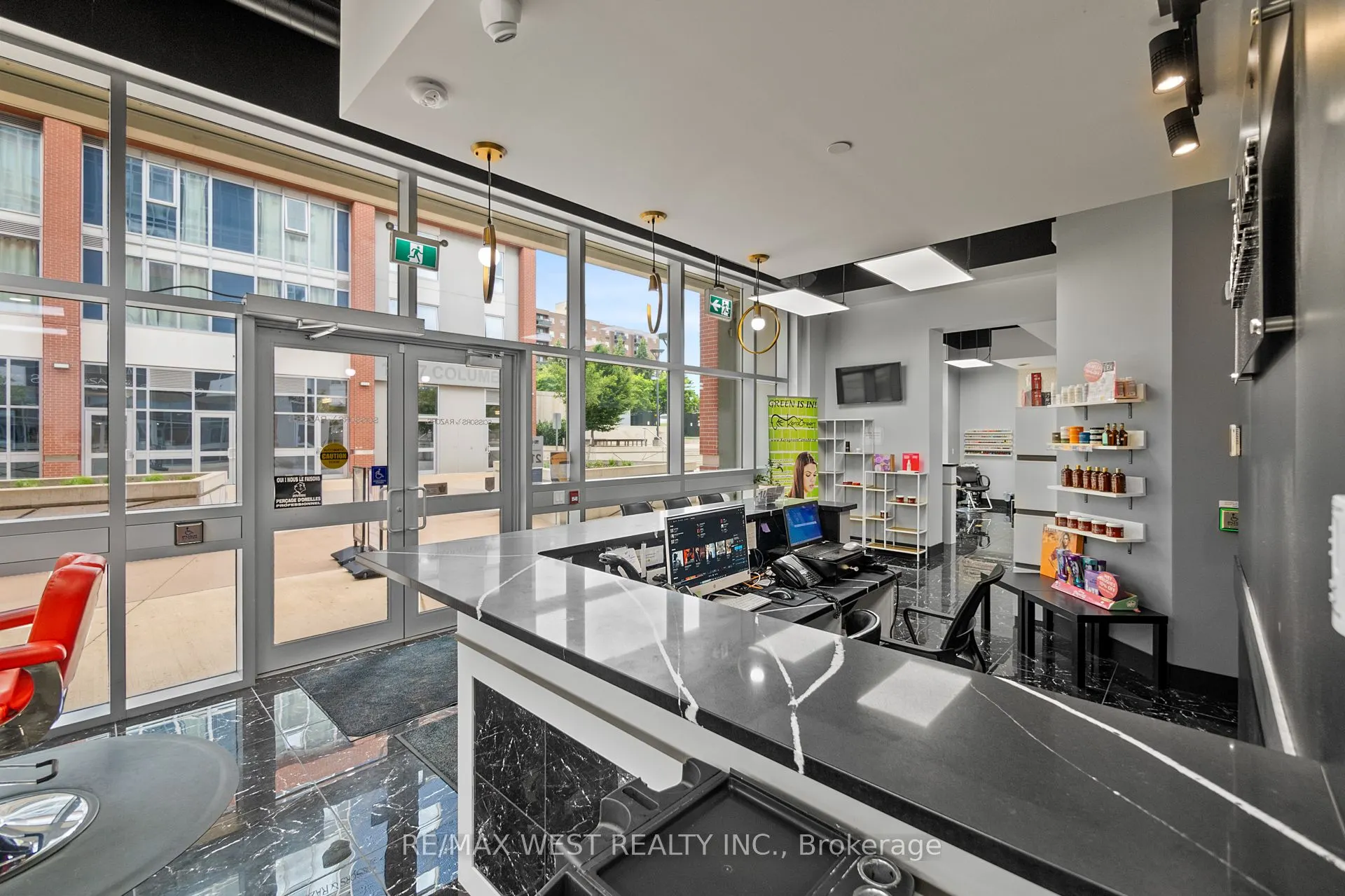 130 Columbia St W Street, #211-213