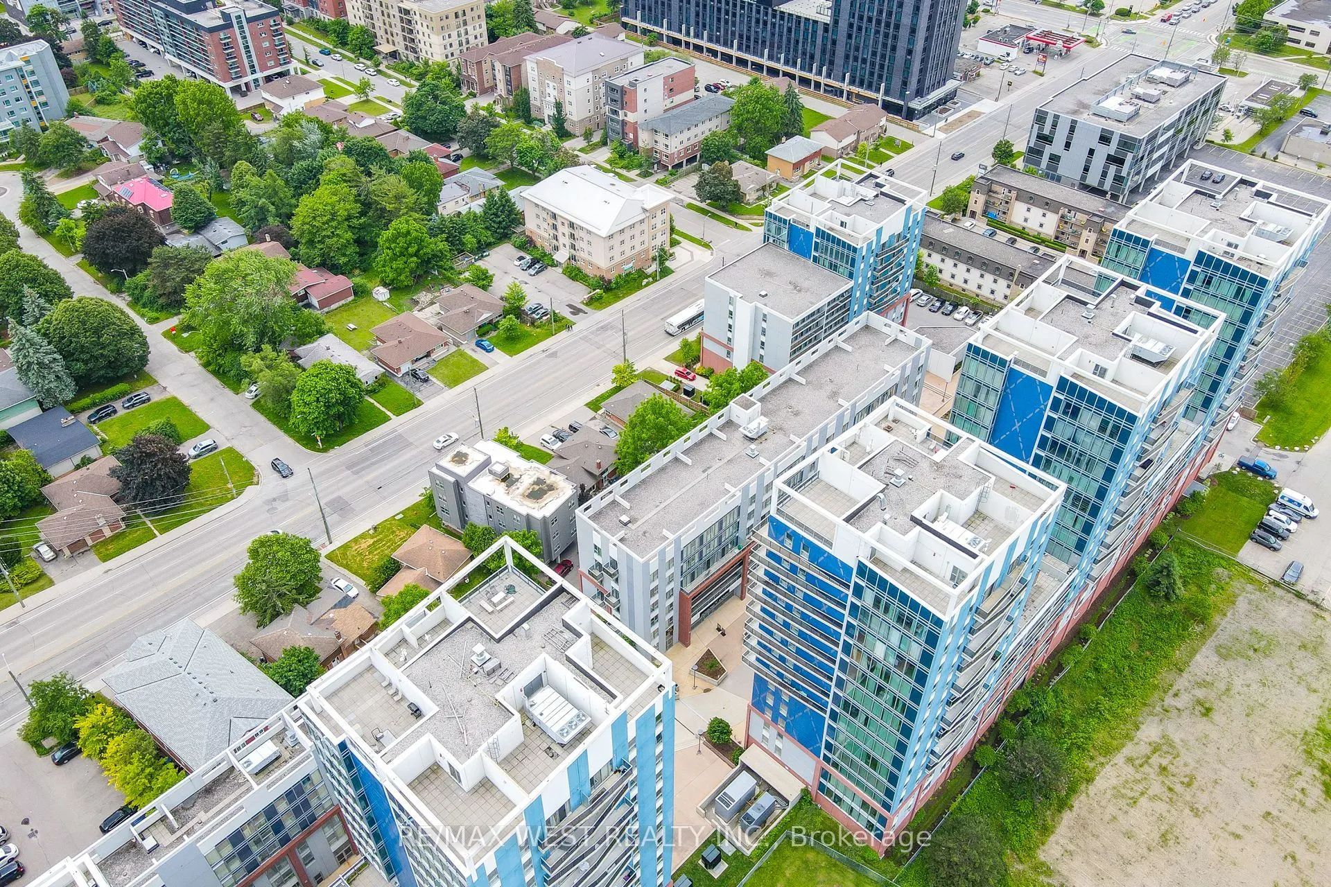 130 Columbia St W Street, #211-213