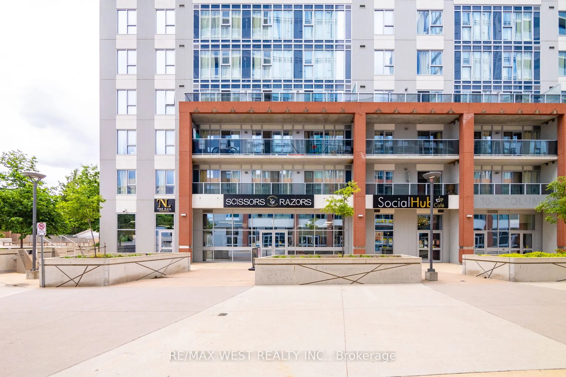 130 Columbia St W Street, #211-213