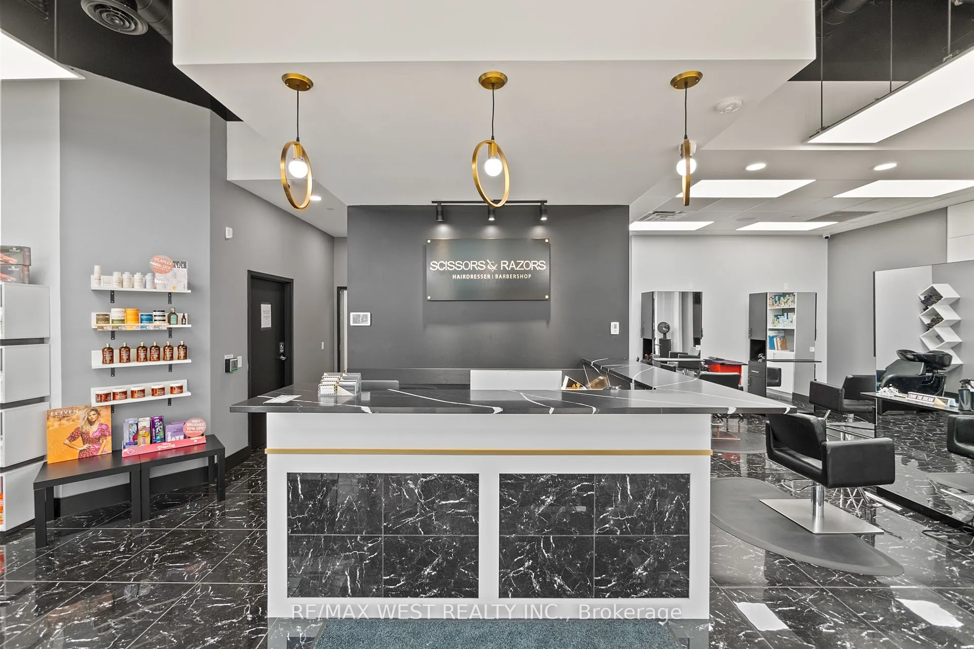 130 Columbia St W Street, #211-213