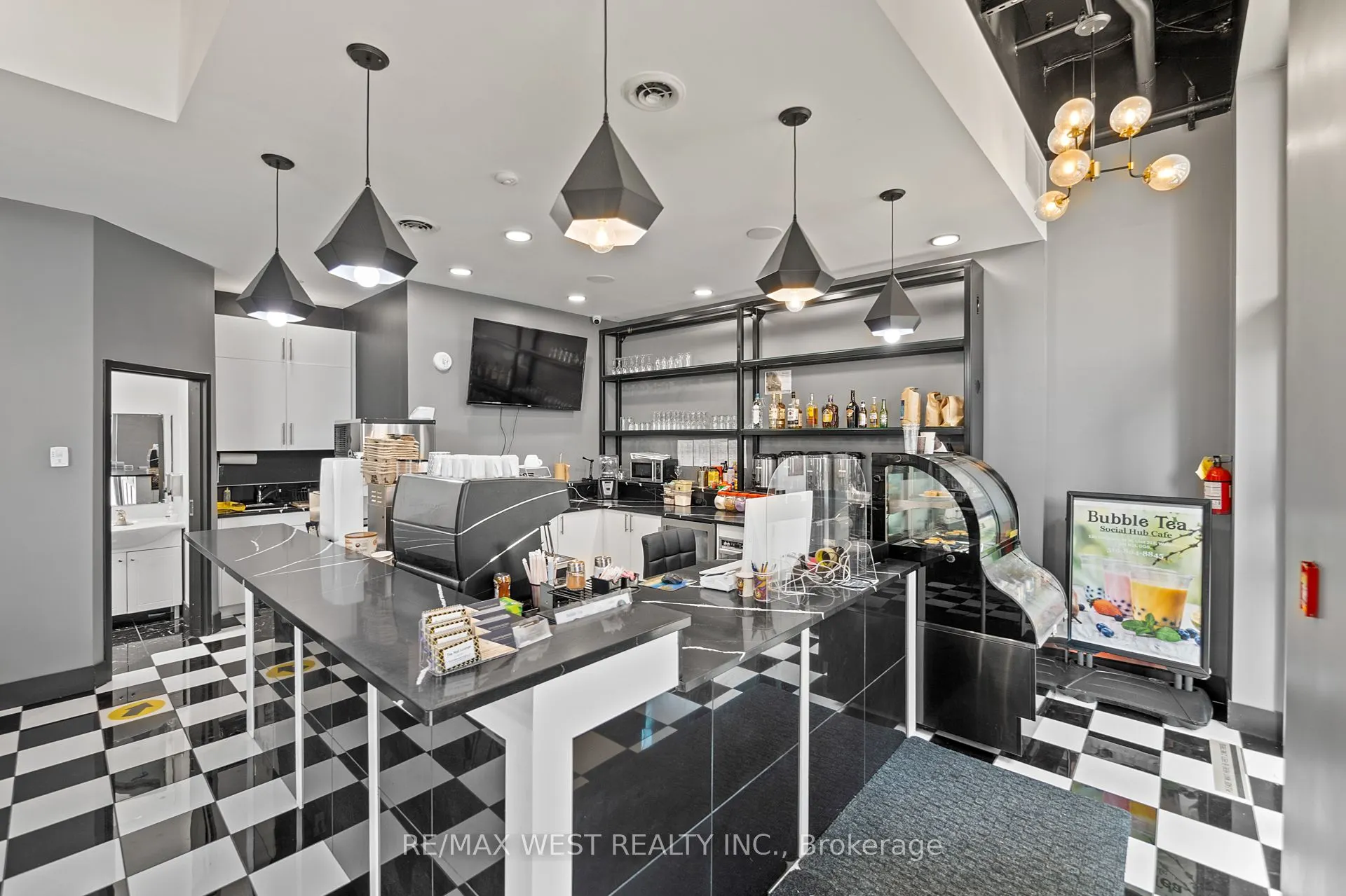 130 Columbia St W Street, #211-213