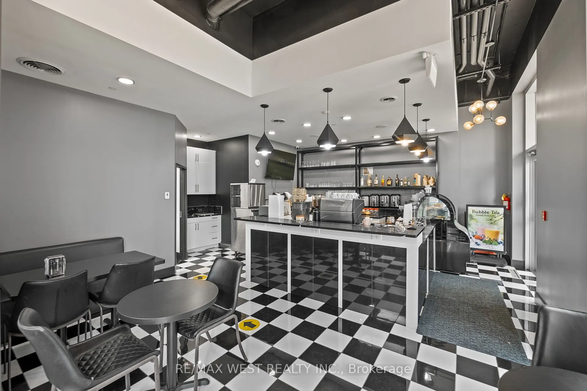 130 Columbia St W Street, #211-213