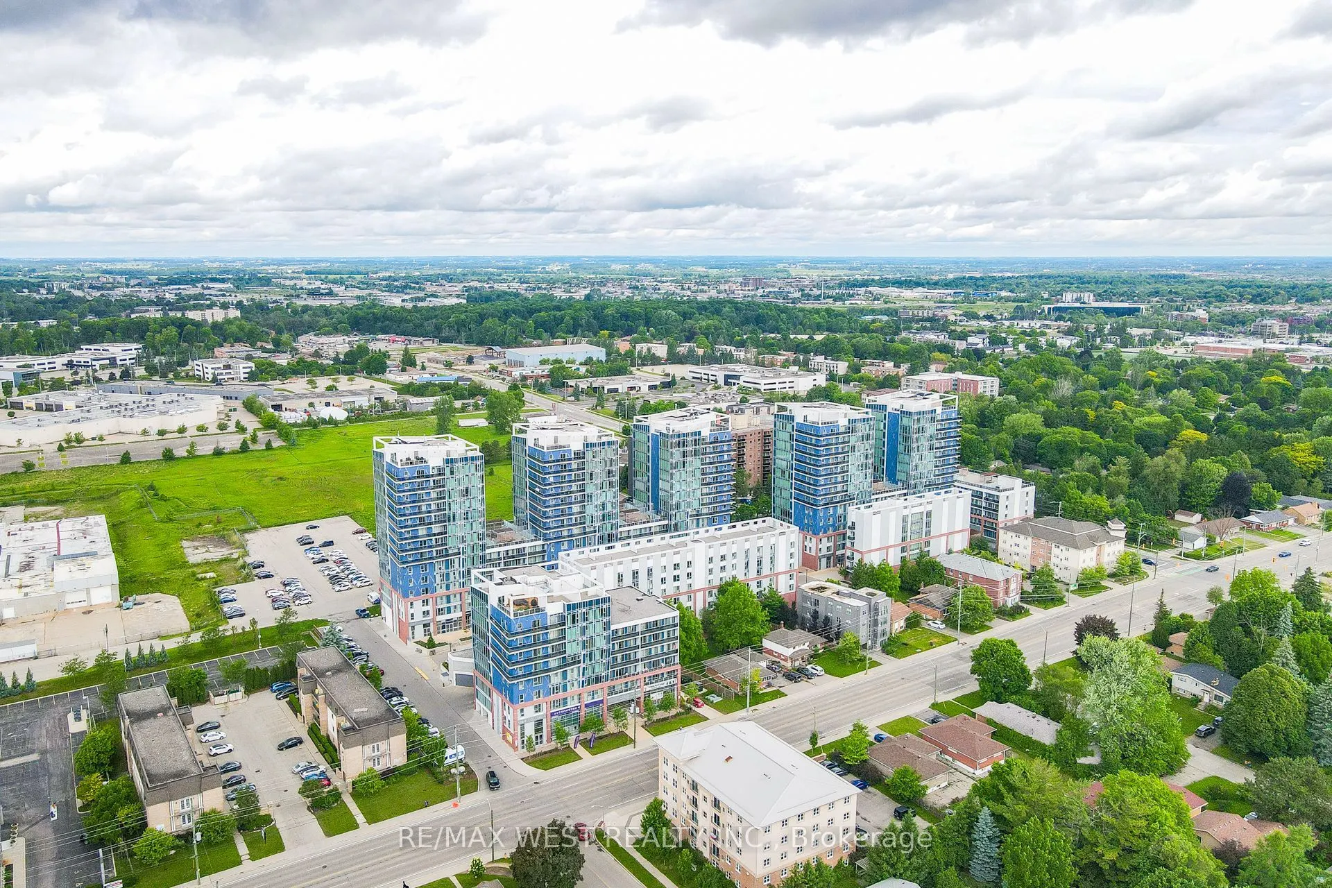 130 Columbia St W Street, #211-213