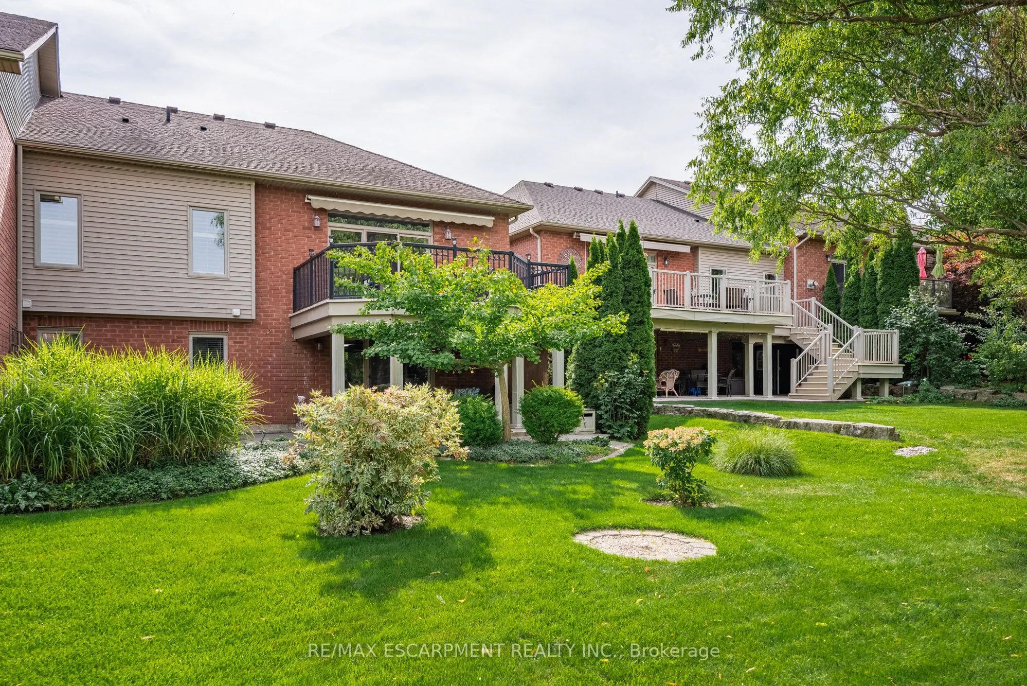 13 Iron Bridge Court