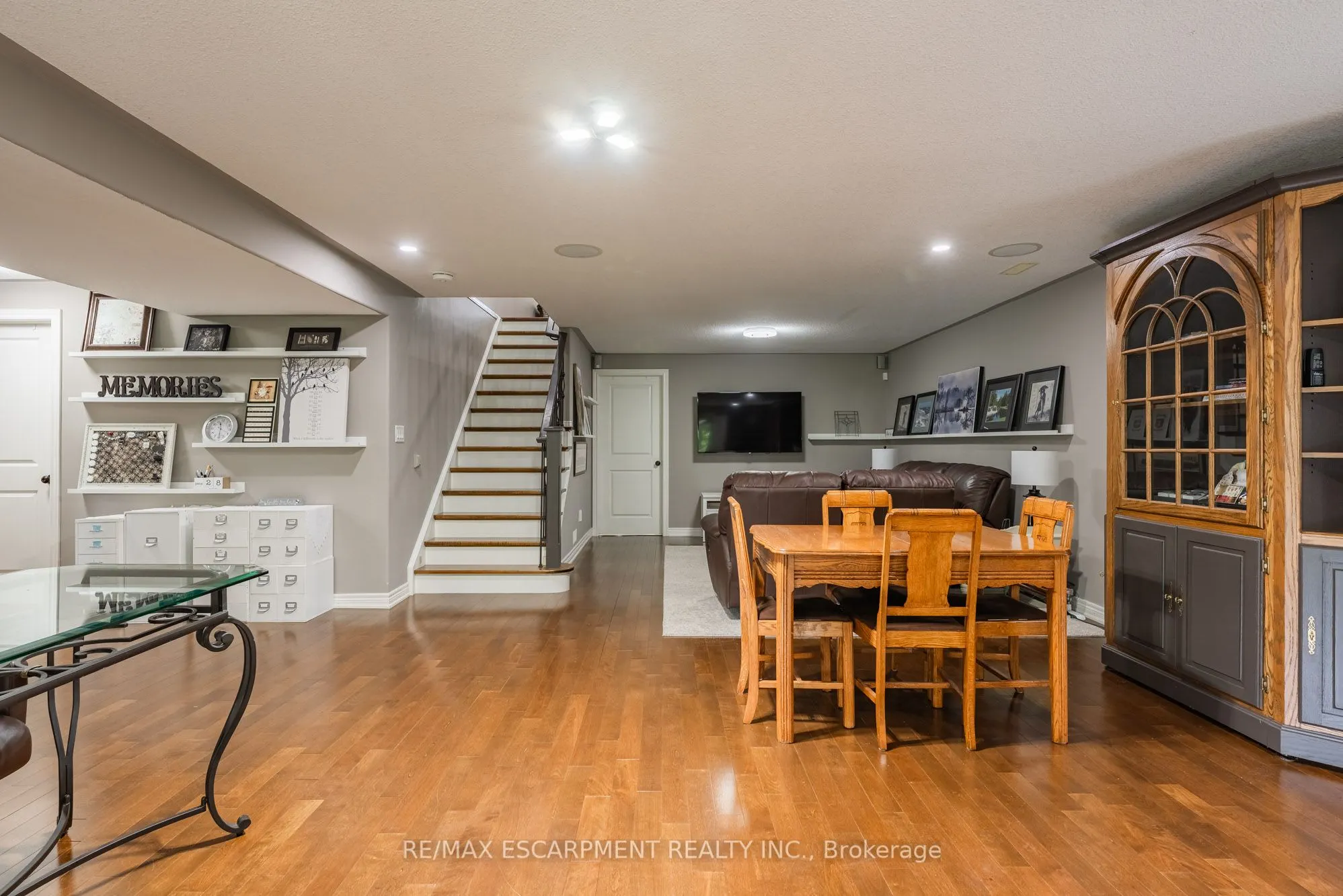 13 Iron Bridge Court