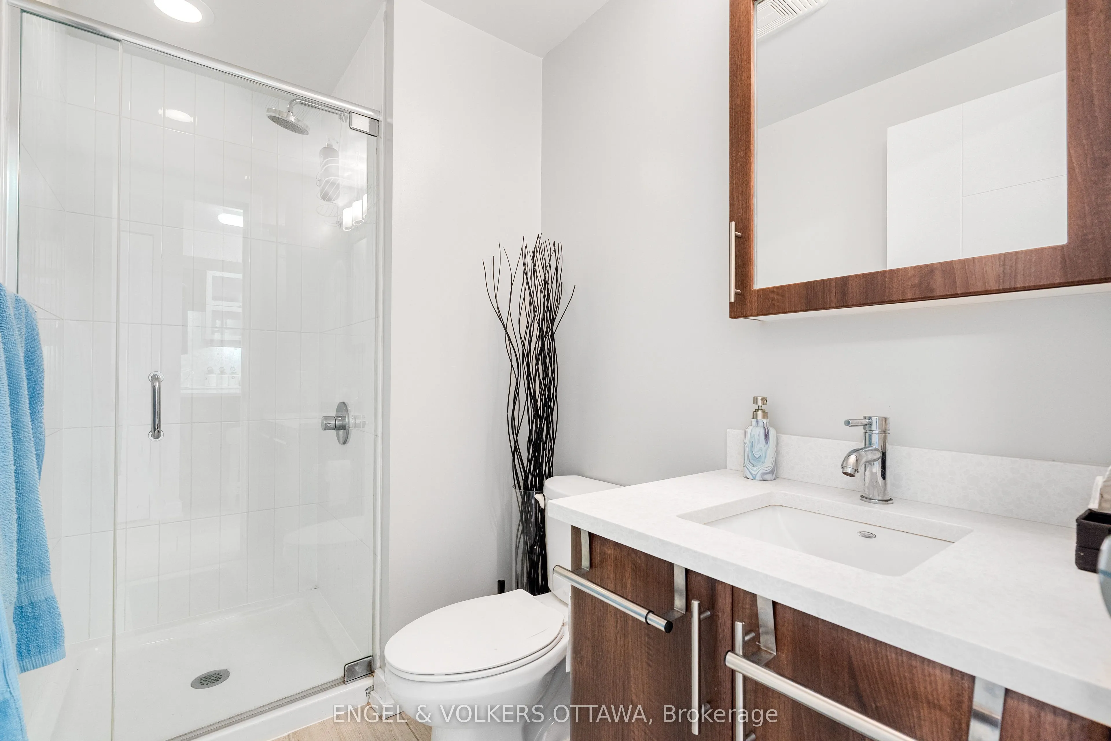 40 Nepean Street, #907