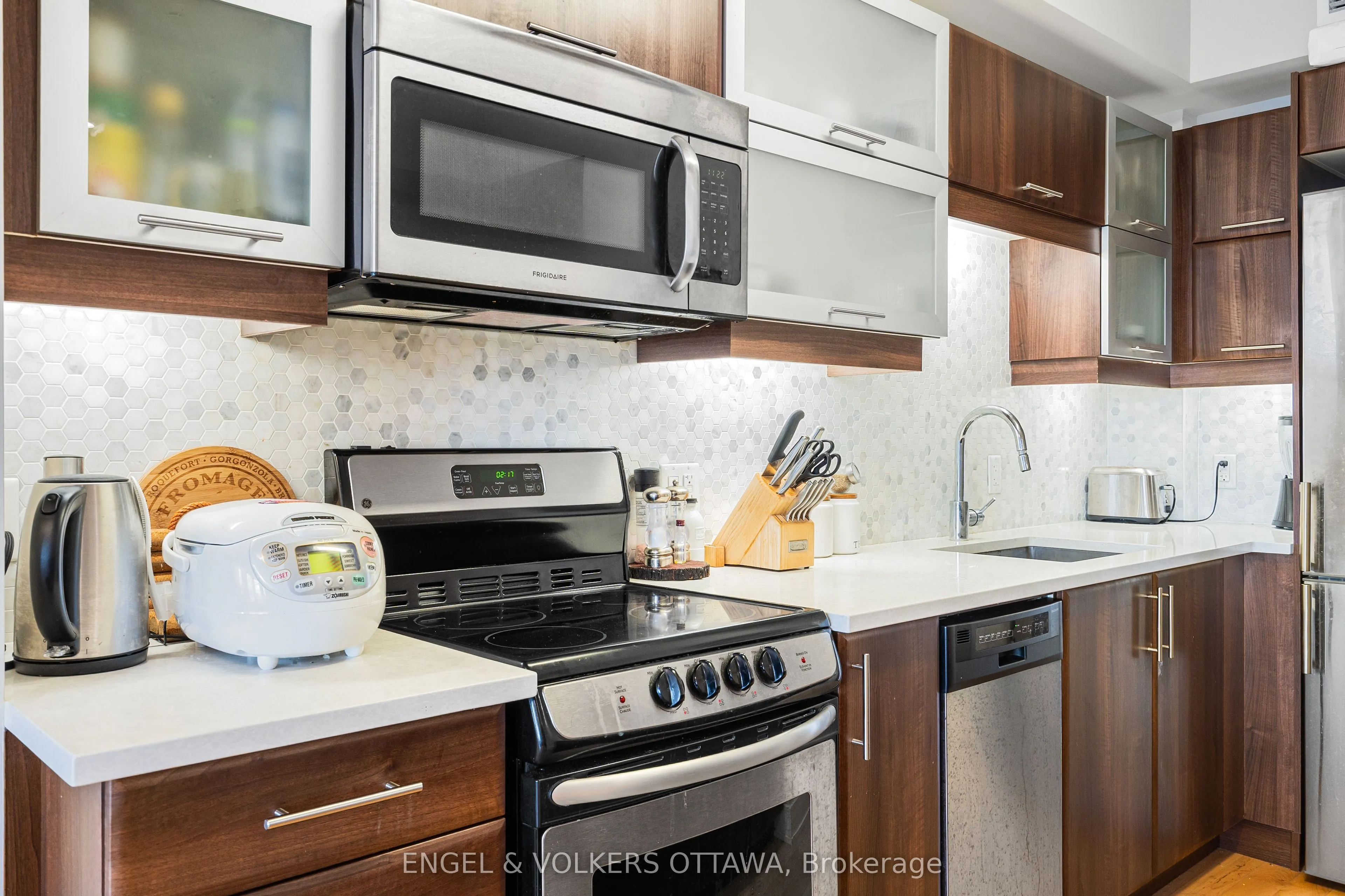 40 Nepean Street, #907