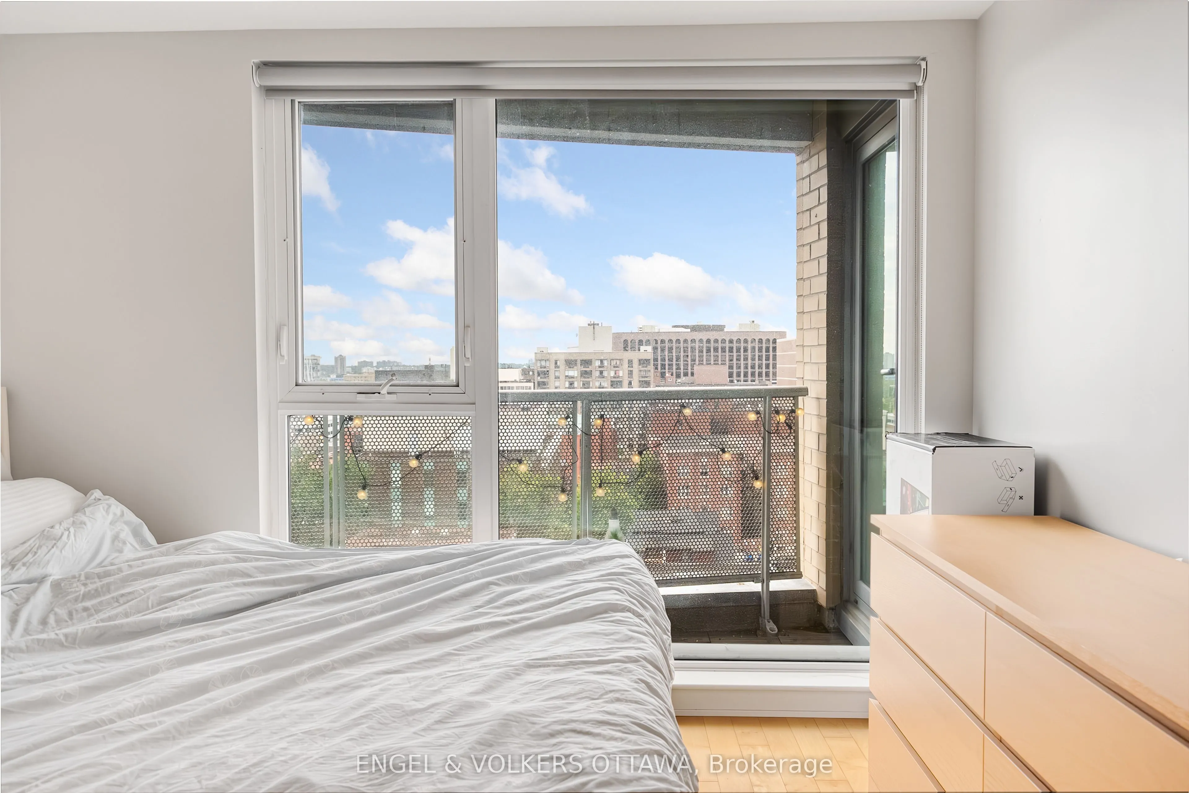 40 Nepean Street, #907