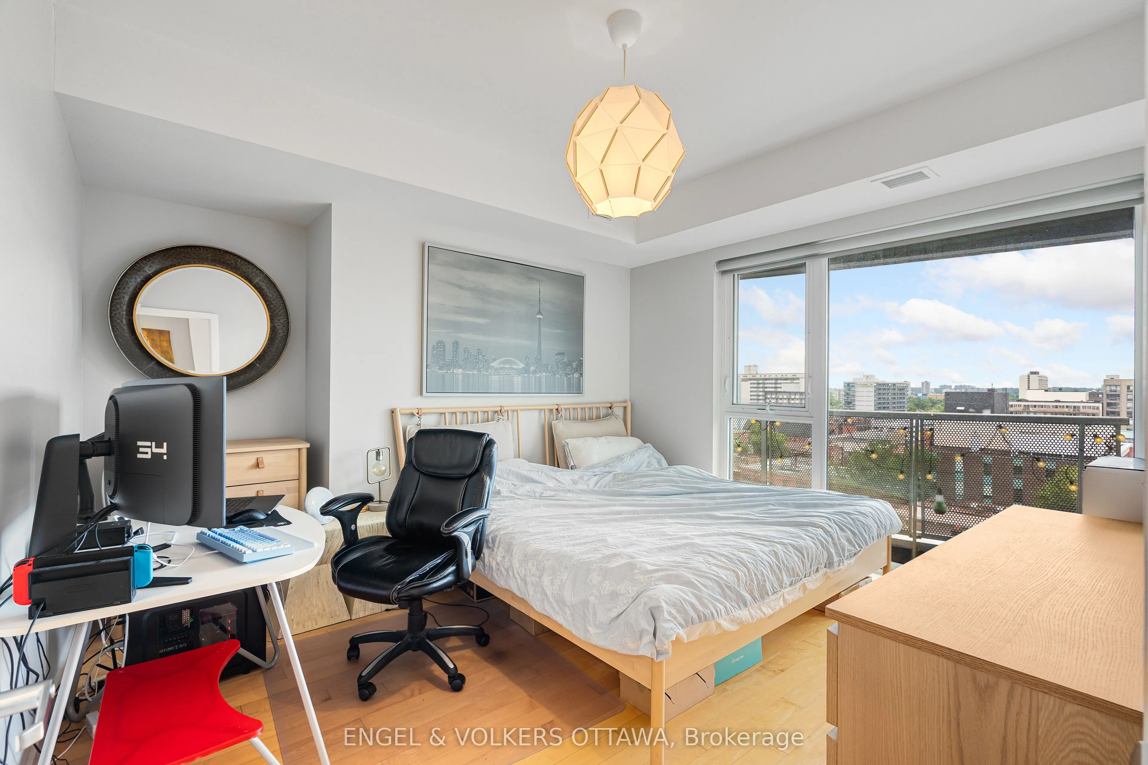 40 Nepean Street, #907