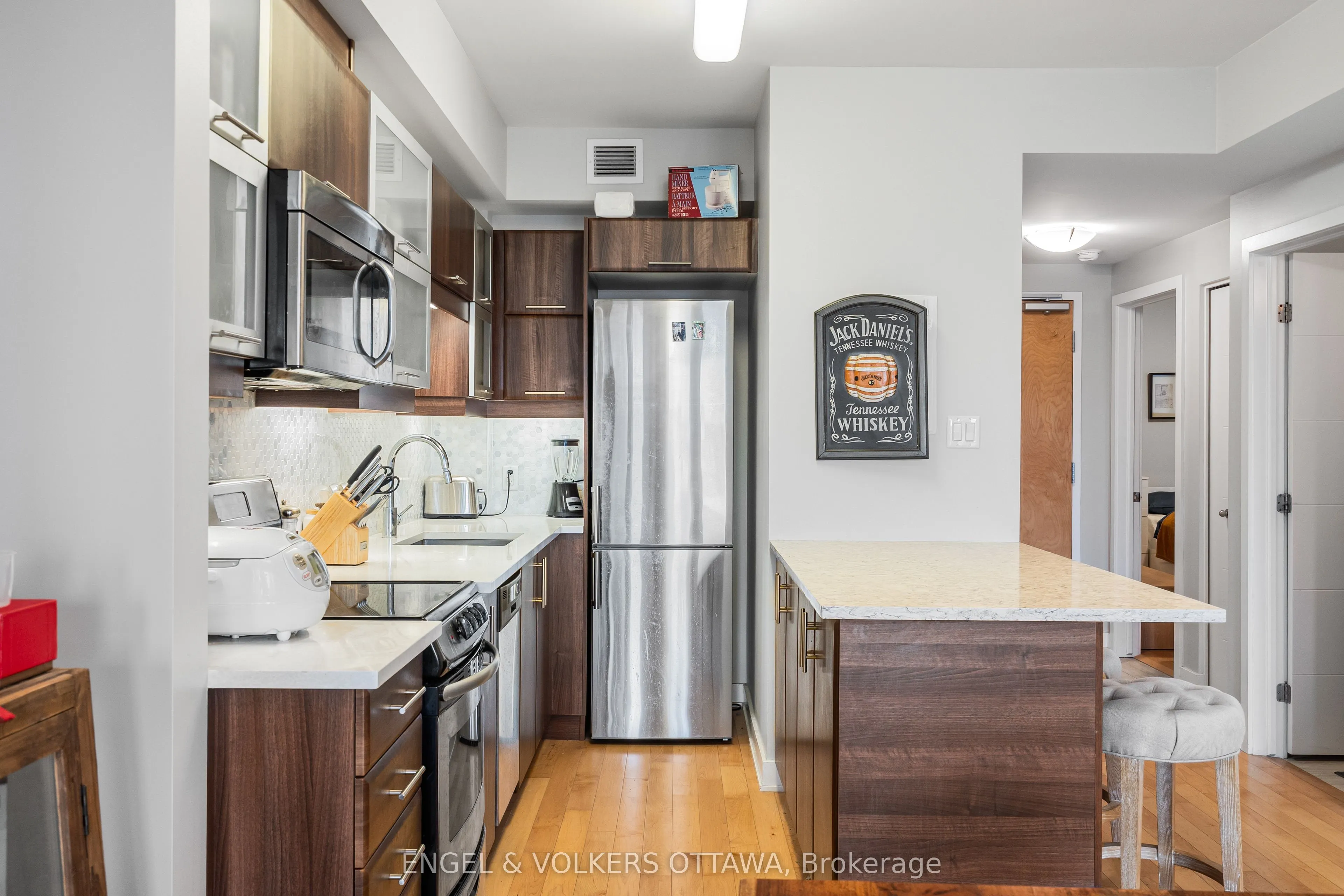 40 Nepean Street, #907